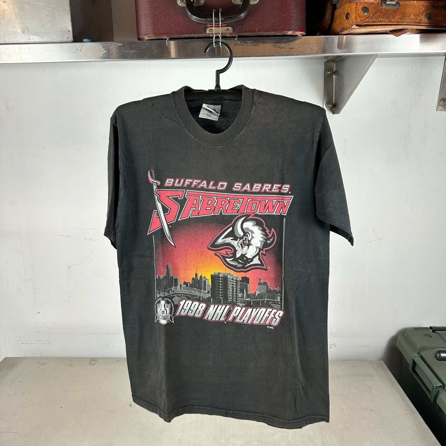 Vintage 1998 Buffalo Sabres Sabretown NHL Playoffs Graphic T-shirt