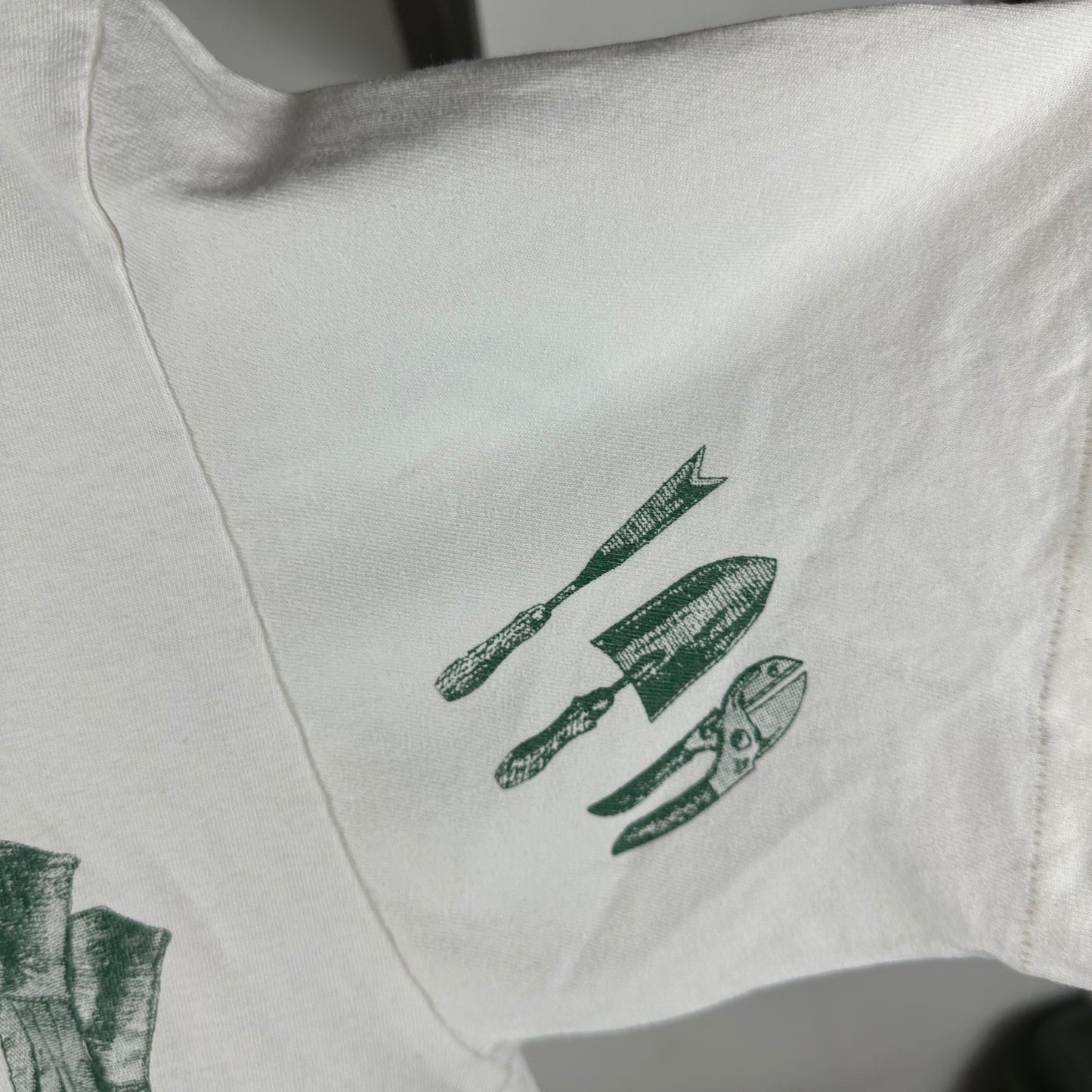Vintage 1993 Callaway Gardens Garden Tools All Over Print T-shirt