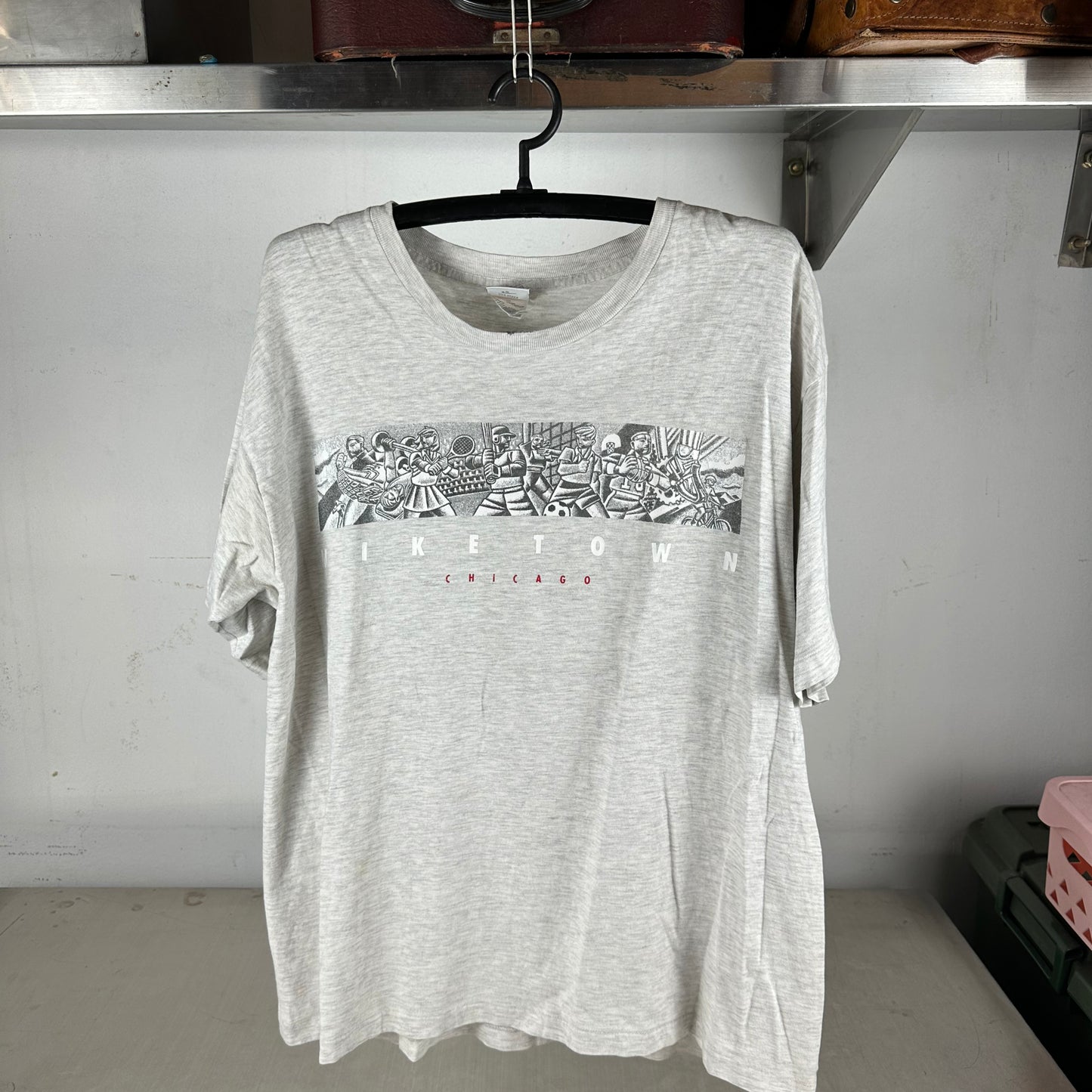Vintage 90s Nike Town Chicago Graphic Single Stitch T-shirt