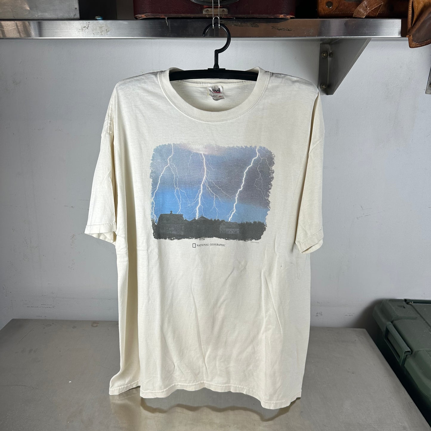 Vintage 2000s National Geographic Lightning Thunderstorm Graphic T-shirt