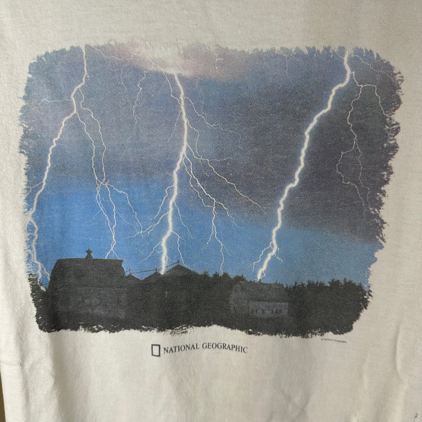 Vintage 2000s National Geographic Lightning Thunderstorm Graphic T-shirt