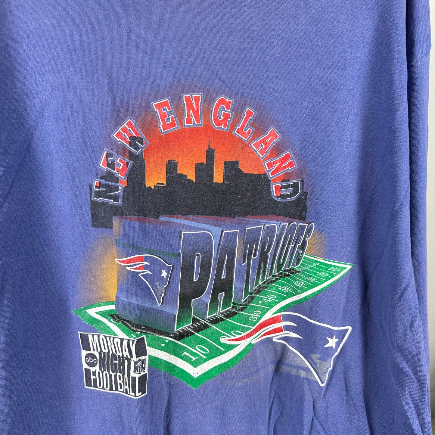 Vintage 90s New England Patriots NFL Monday Night Football Graphic T-shirt