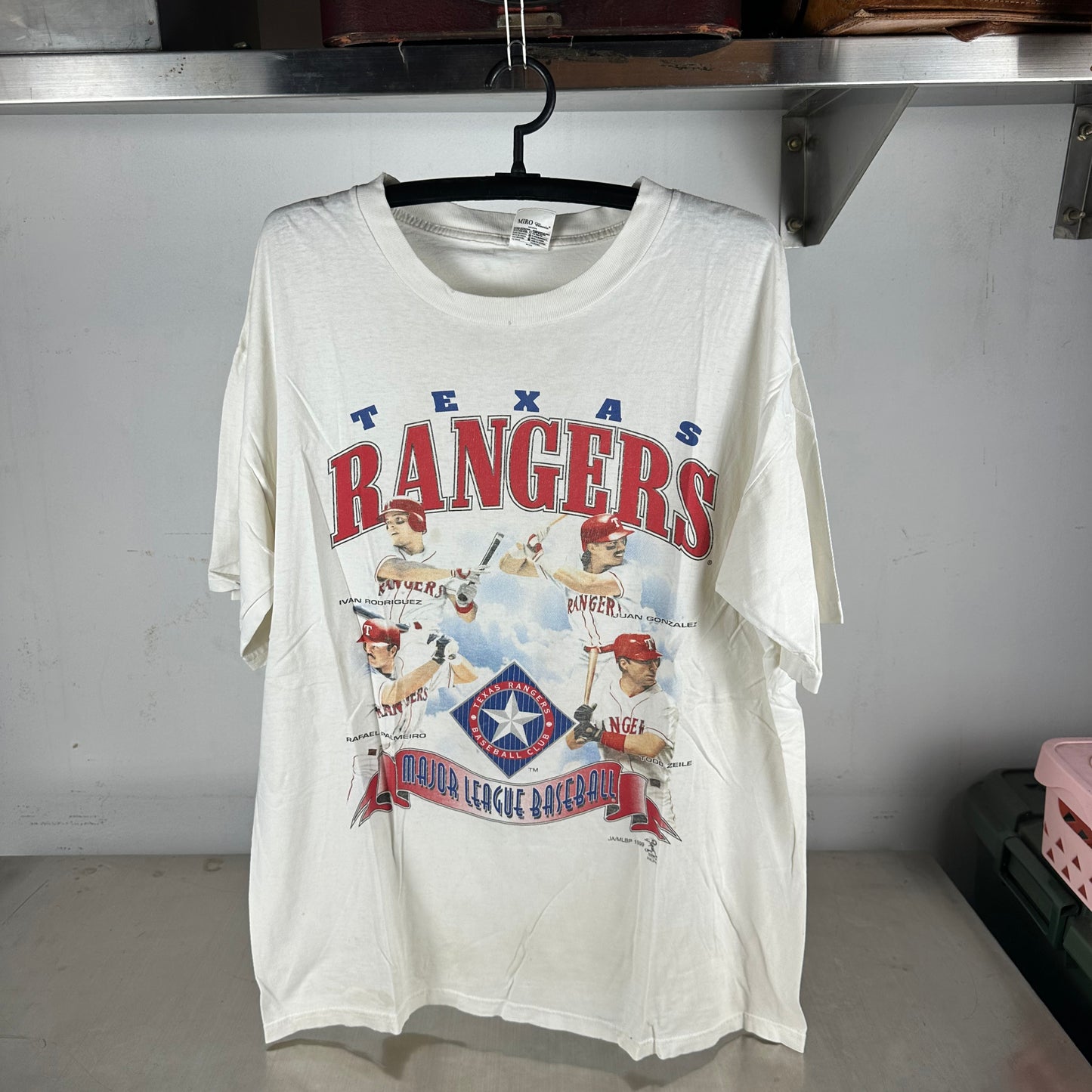 Vintage 1999 Texas Rangers Baseball MLB Graphic T-shirt