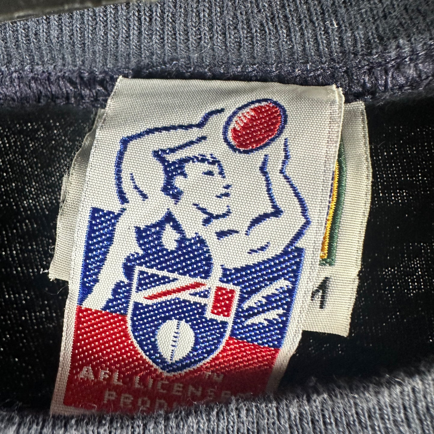Vintage 90s Carlton Blues Football Club AFL Graphic T-shirt