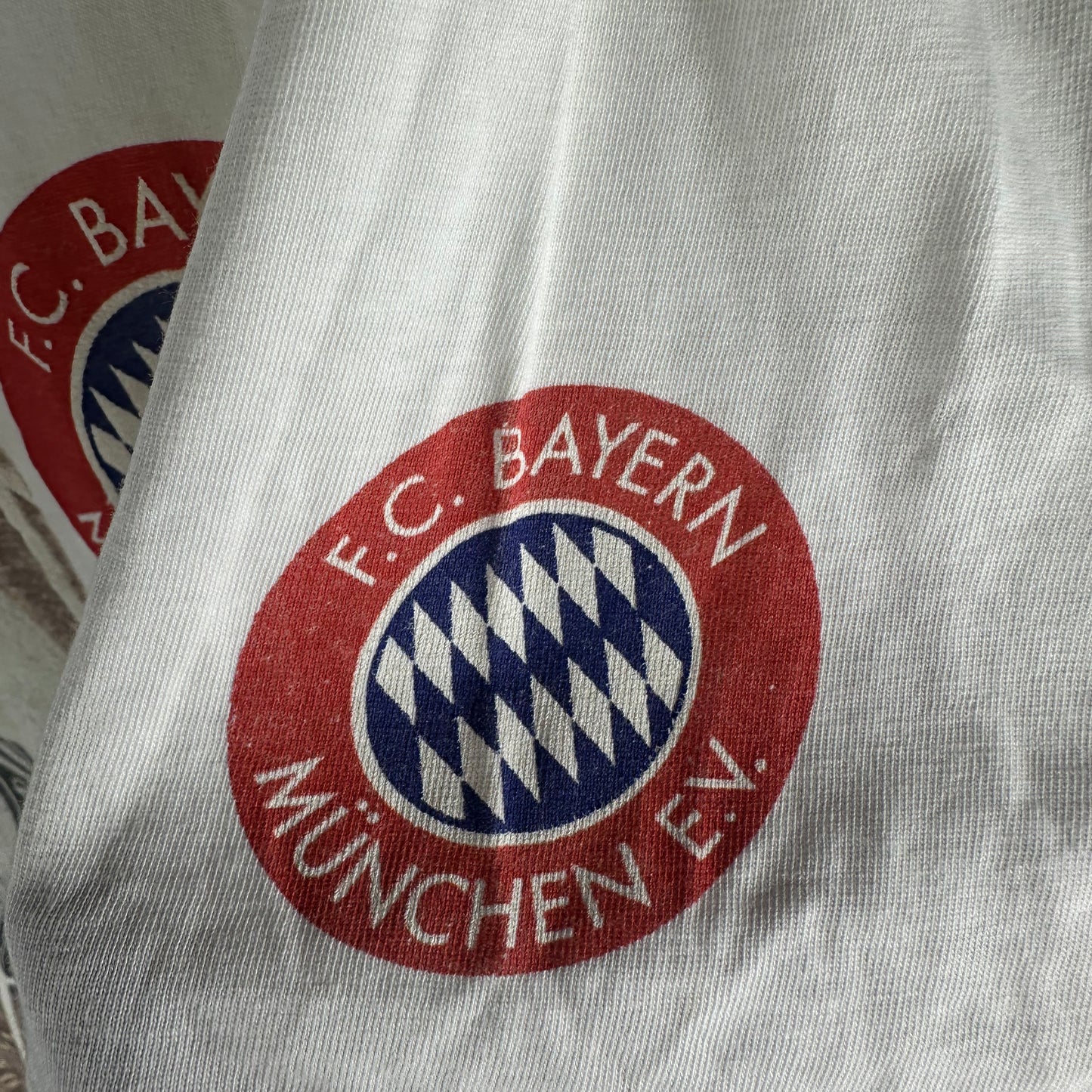Vintage 90s Adidas FC Bayern Munich Soccer Graphic T-shirt