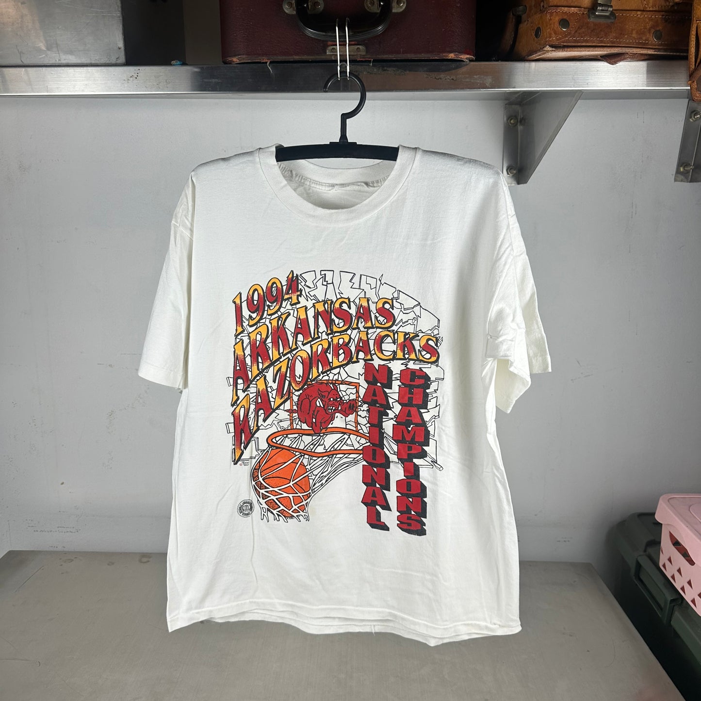 Vintage 1994 Arkansas Razorbacks Basketball NCAA Champions Single Stitch T-shirt