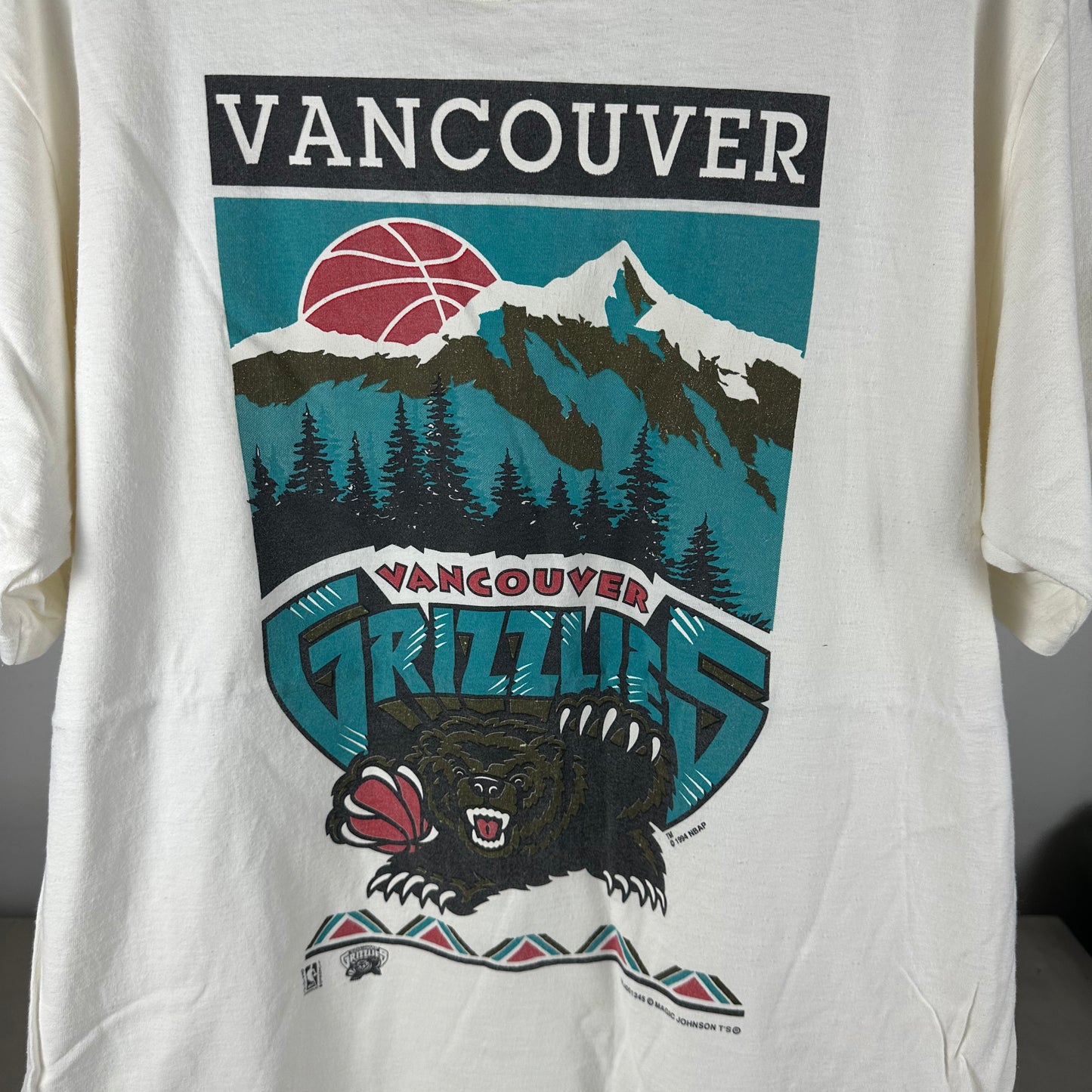 Vintage 1994 Vancouver Grizzlies Basketball NBA Single Stitch T-shirt