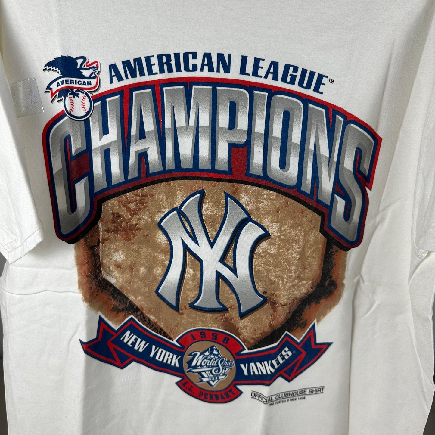 Vintage 1998 New York Yankees MLB Champions Deadstock T-shirt
