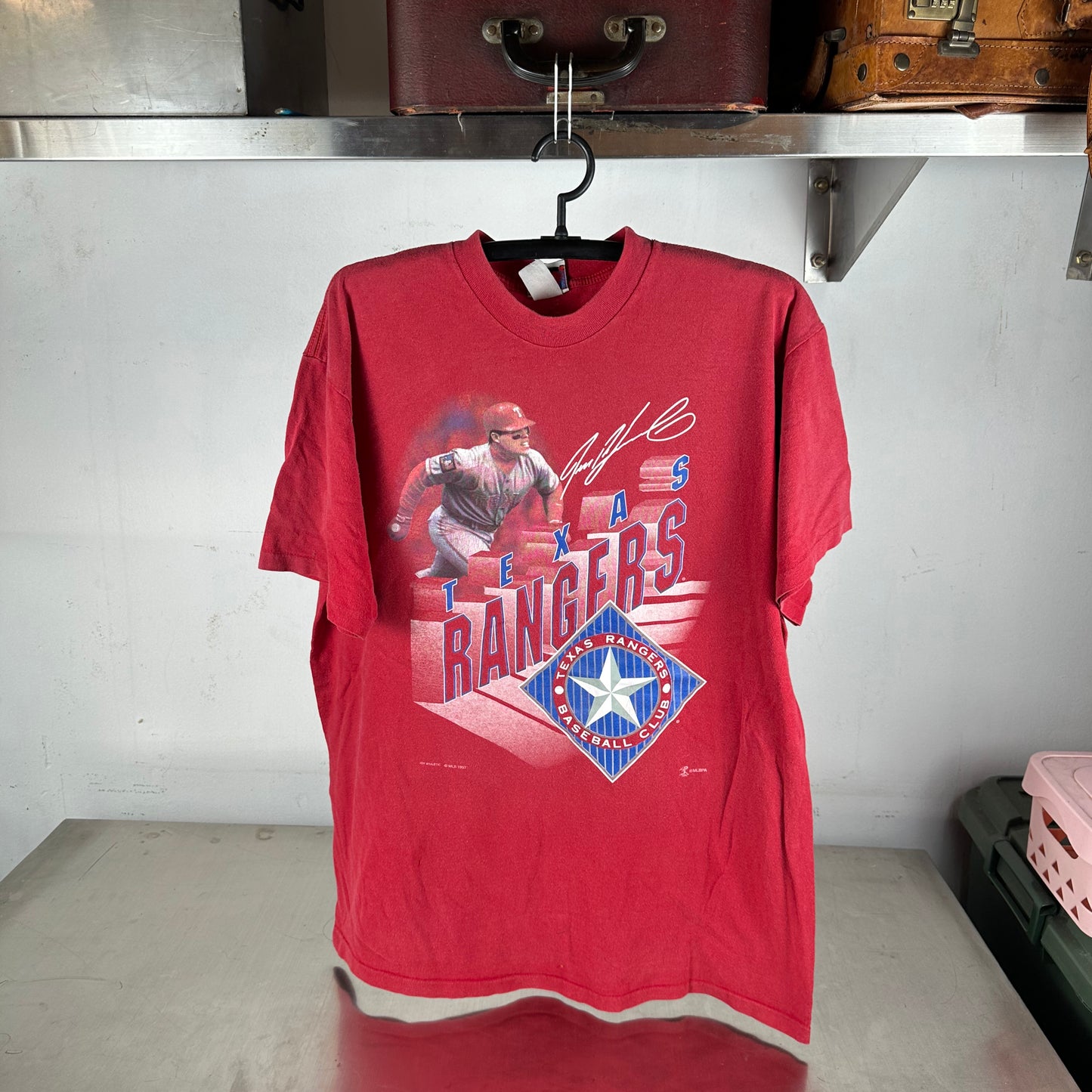 Vintage 1997 Juan Gonzalez Texas Rangers MLB Graphic Single Stitch T-shirt