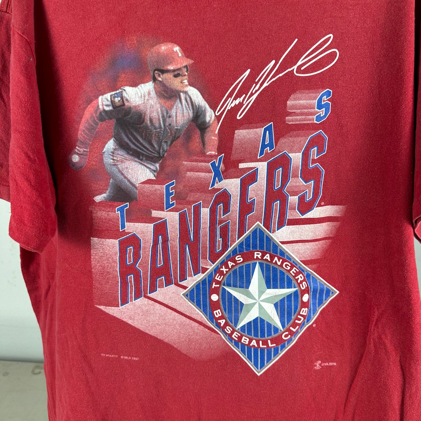 Vintage 1997 Juan Gonzalez Texas Rangers MLB Graphic Single Stitch T-shirt