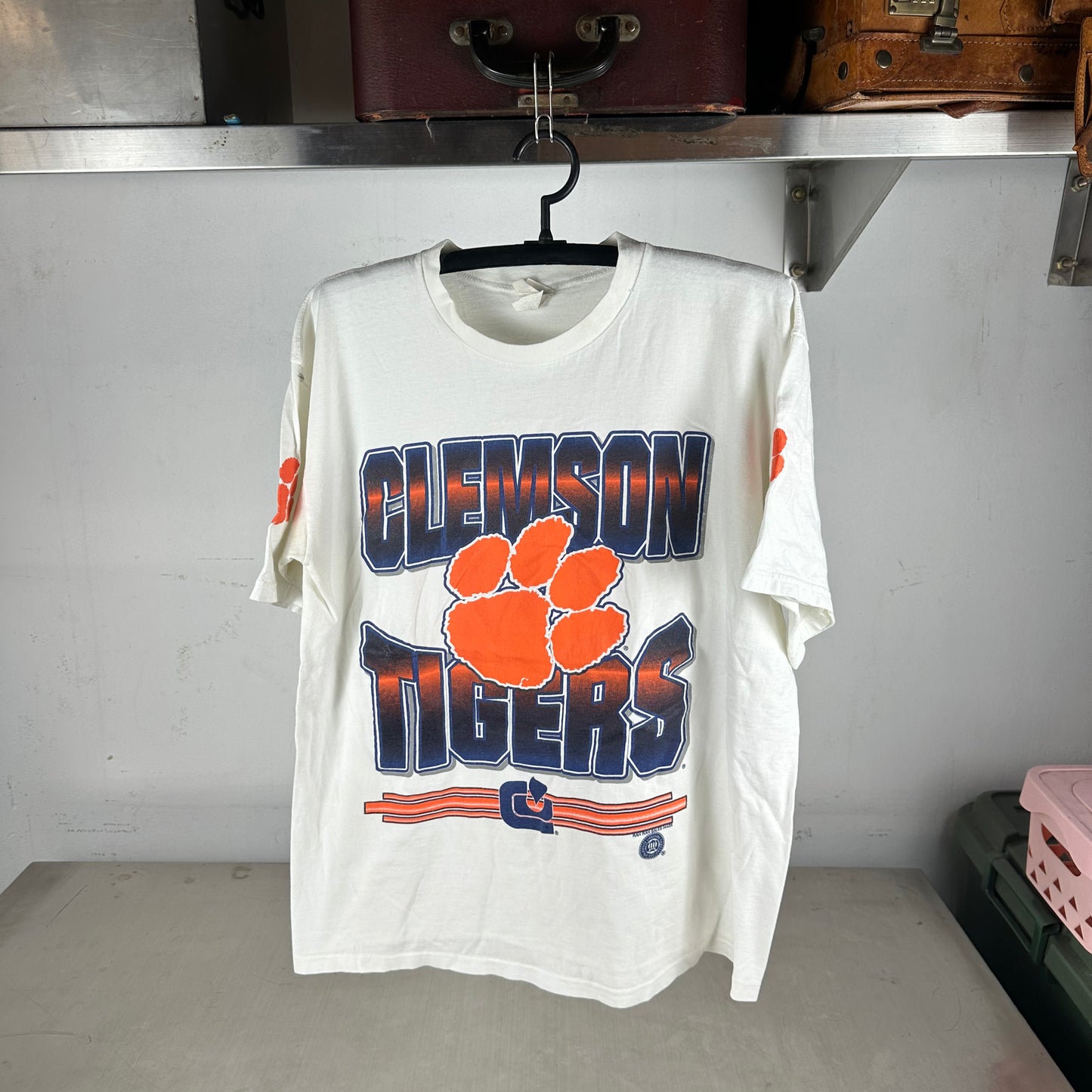 Vintage 90s Clemson Tigers NCAA Graphic T-shirt