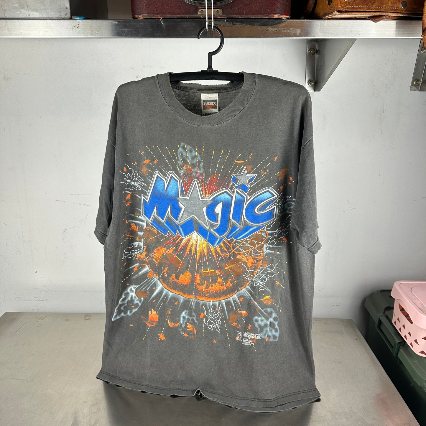 Vintage 1994 Orlando Magic NBA Explosion Shattered Graphic T-shirt
