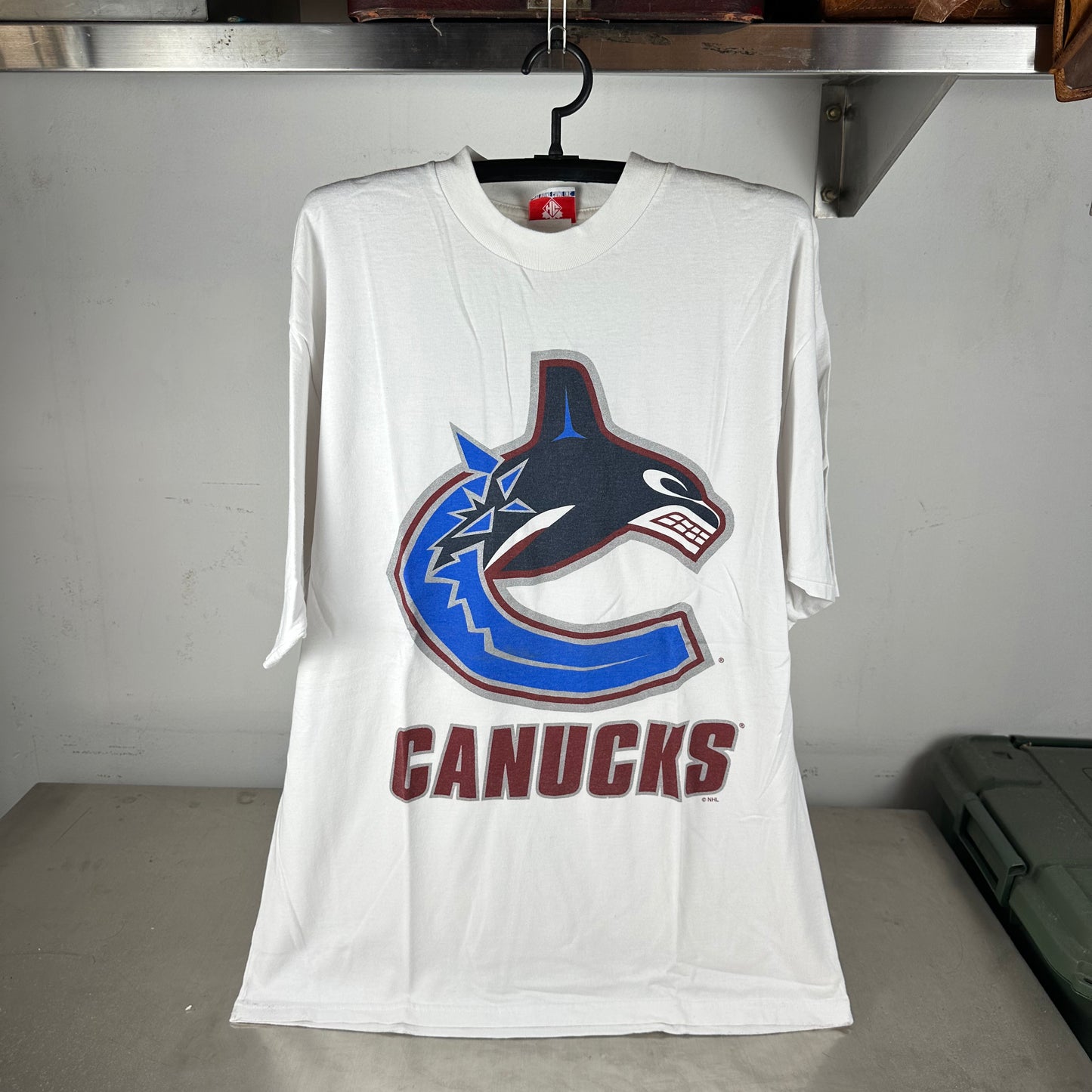Vintage 90s Vancouver Canucks Hockey NHL Big Logo T-shirt