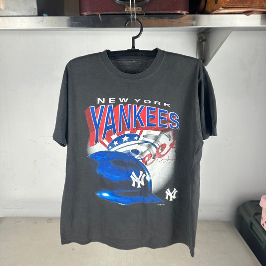 Vintage 1999 New York Yankees Baseball MLB Graphic Single Stitch T-shirt