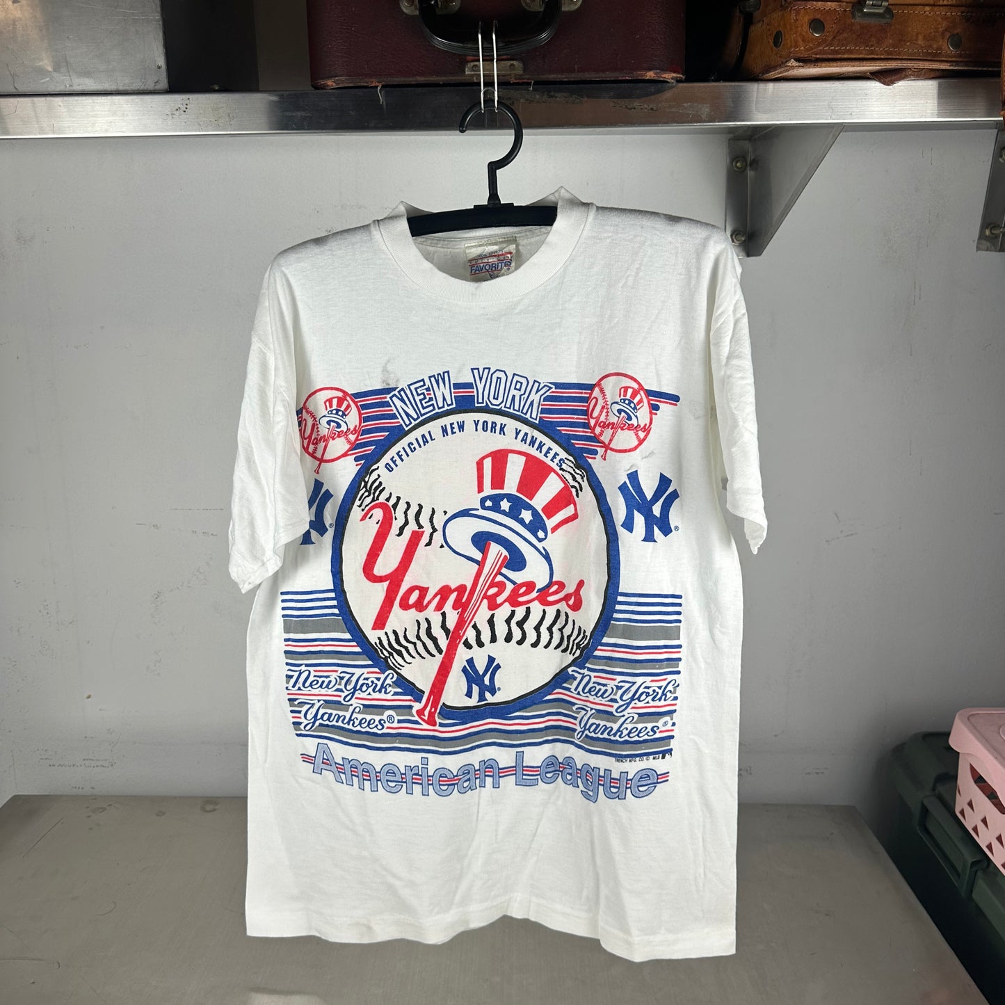 Vintage 90s New York Yankees Baseball MLB Graphic Single Stitch T-shirt