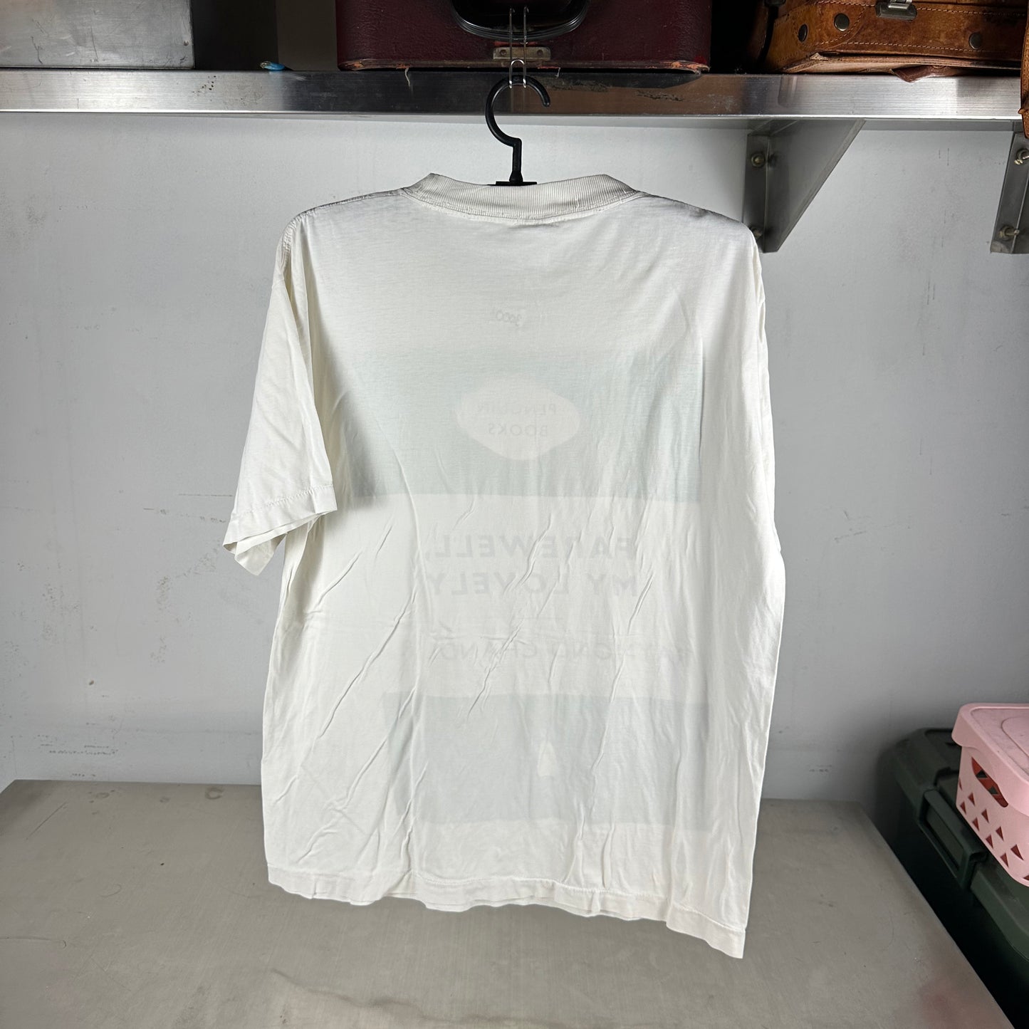 Vintage 90s Penguin Books Farewell, My Lovely Raymond Chandler T-shirt