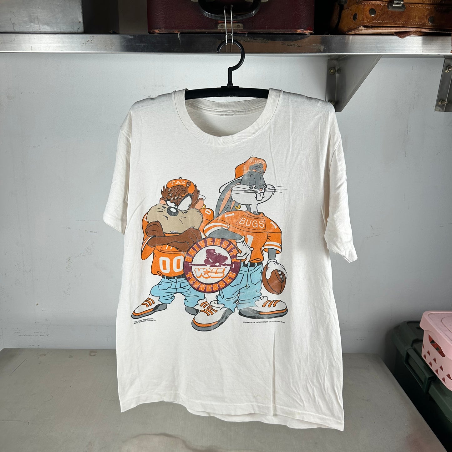 Vintage 1993 Tennessee Volunteers Looney Tunes NCAA Graphic Single Stitch T-shirt