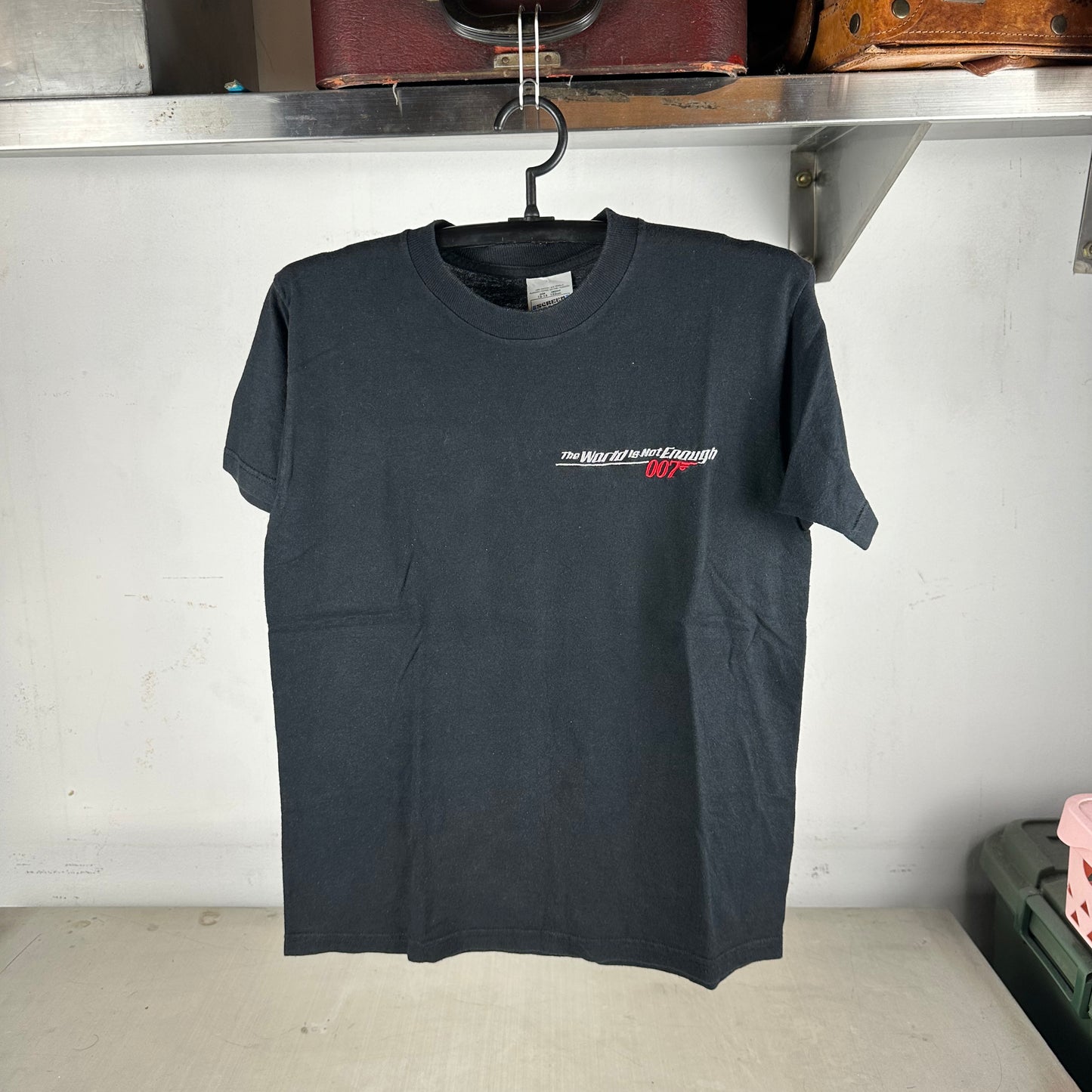 Vintage 1999 James Bond 007 The World Is Not Enough Movie Embroidered T-shirt