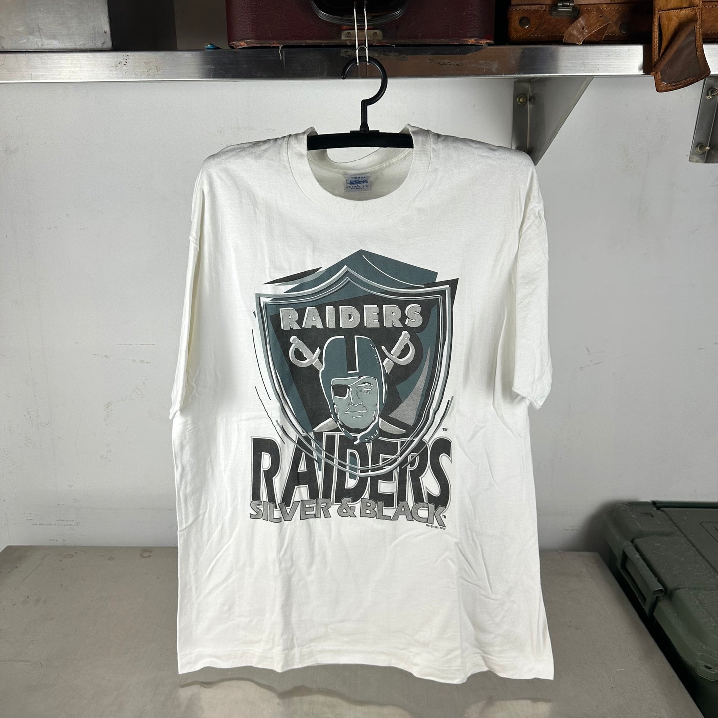 Vintage 1993 Los Angeles Raiders NFL Silver &amp; Black Salem Sportswear T-Shirt