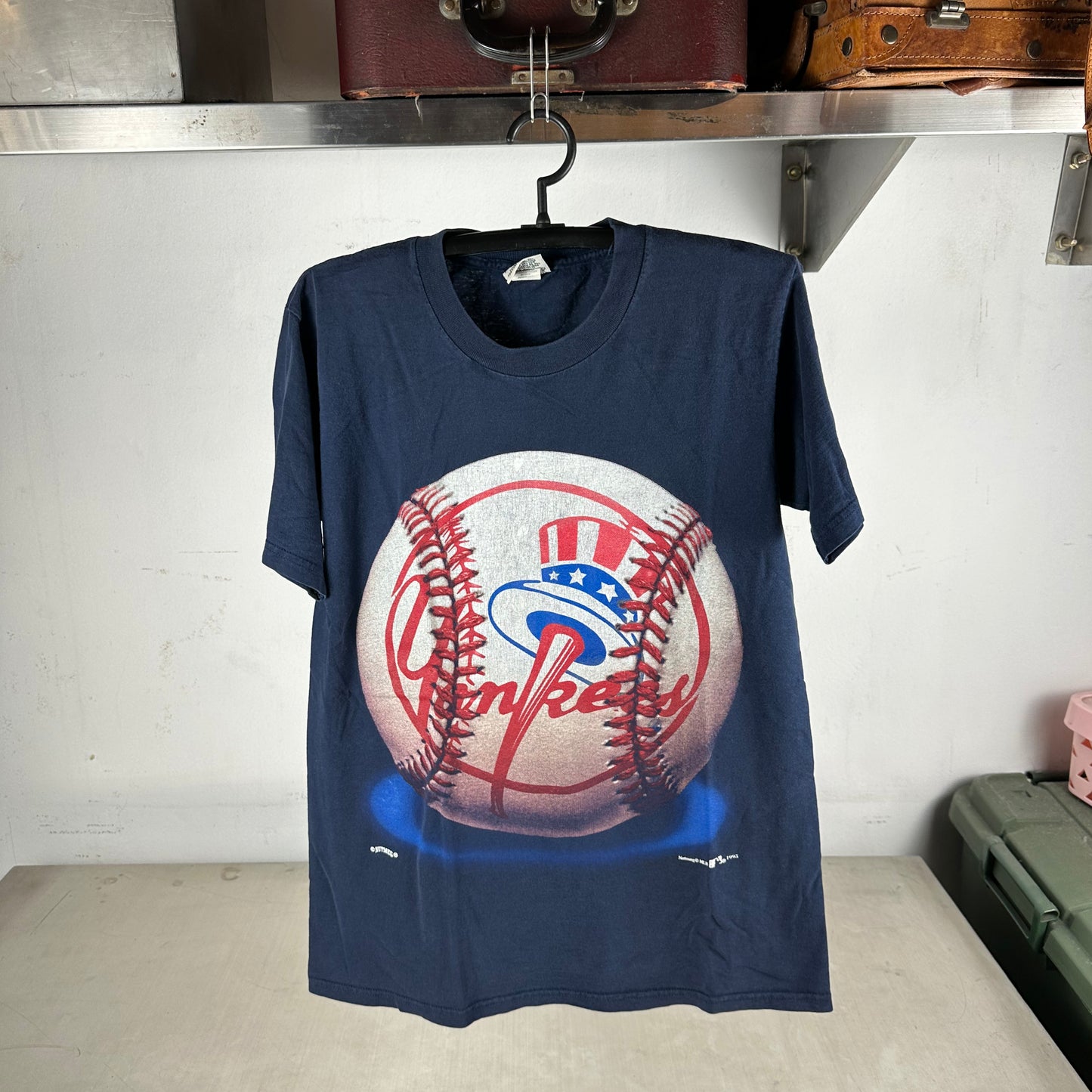 Vintage 1995 New York Yankees Baseball MLB Nutmeg Graphic T-shirt