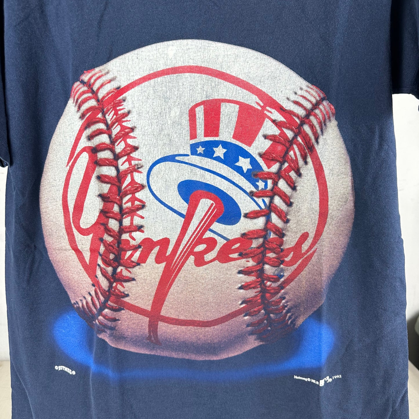 Vintage 1995 New York Yankees Baseball MLB Nutmeg Graphic T-shirt