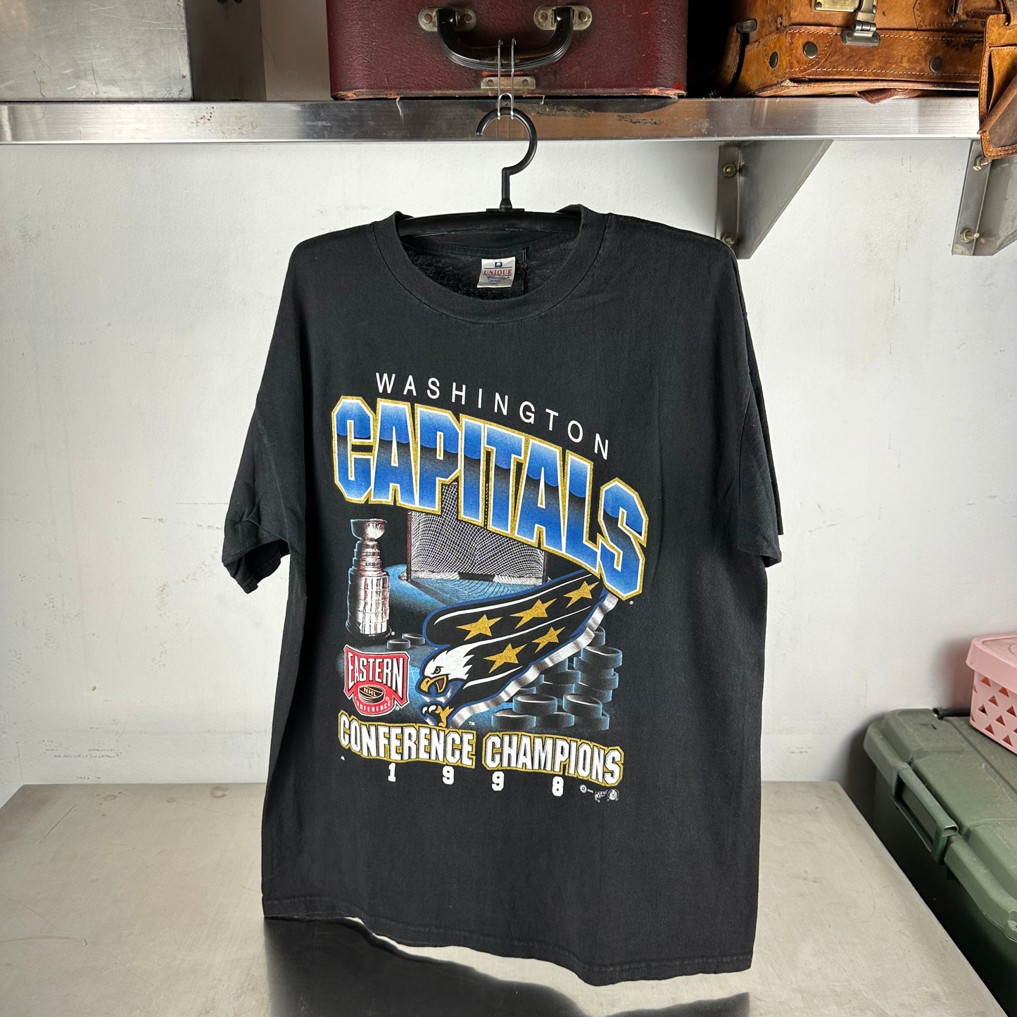 Vintage 1998 Washington Capitals NHL Conference Champions Graphic T-shirt