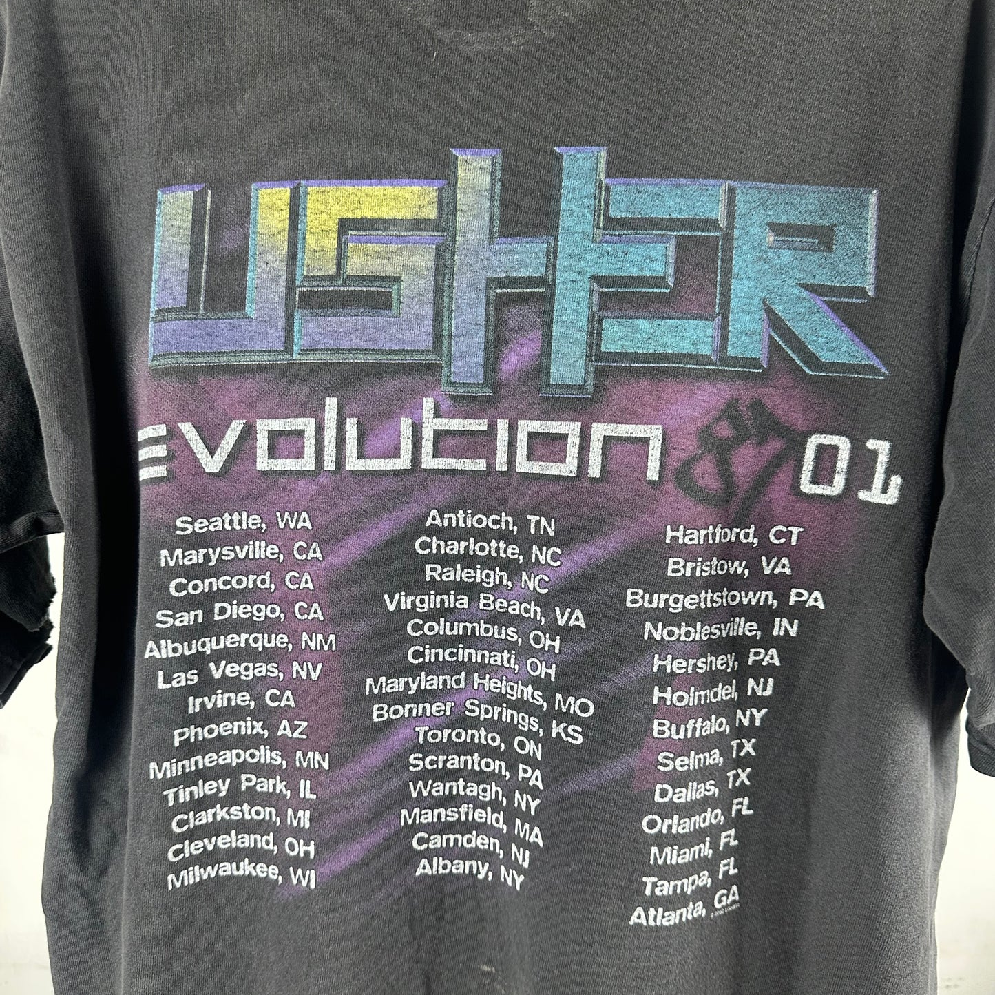 Vintage 2001 Usher Revolution Tour Concert Faded T-shirt