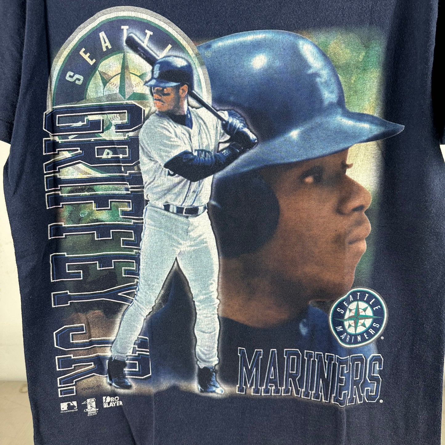 Vintage 1997 Ken Griffey Jr Seattle Mariners MLB Graphic Single Stitch T-shirt