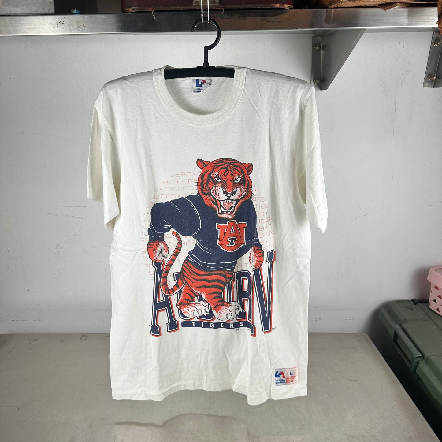 Vintage 90s Auburn Tigers NCAA Mascot Graphic Single Stitch T-shirt
