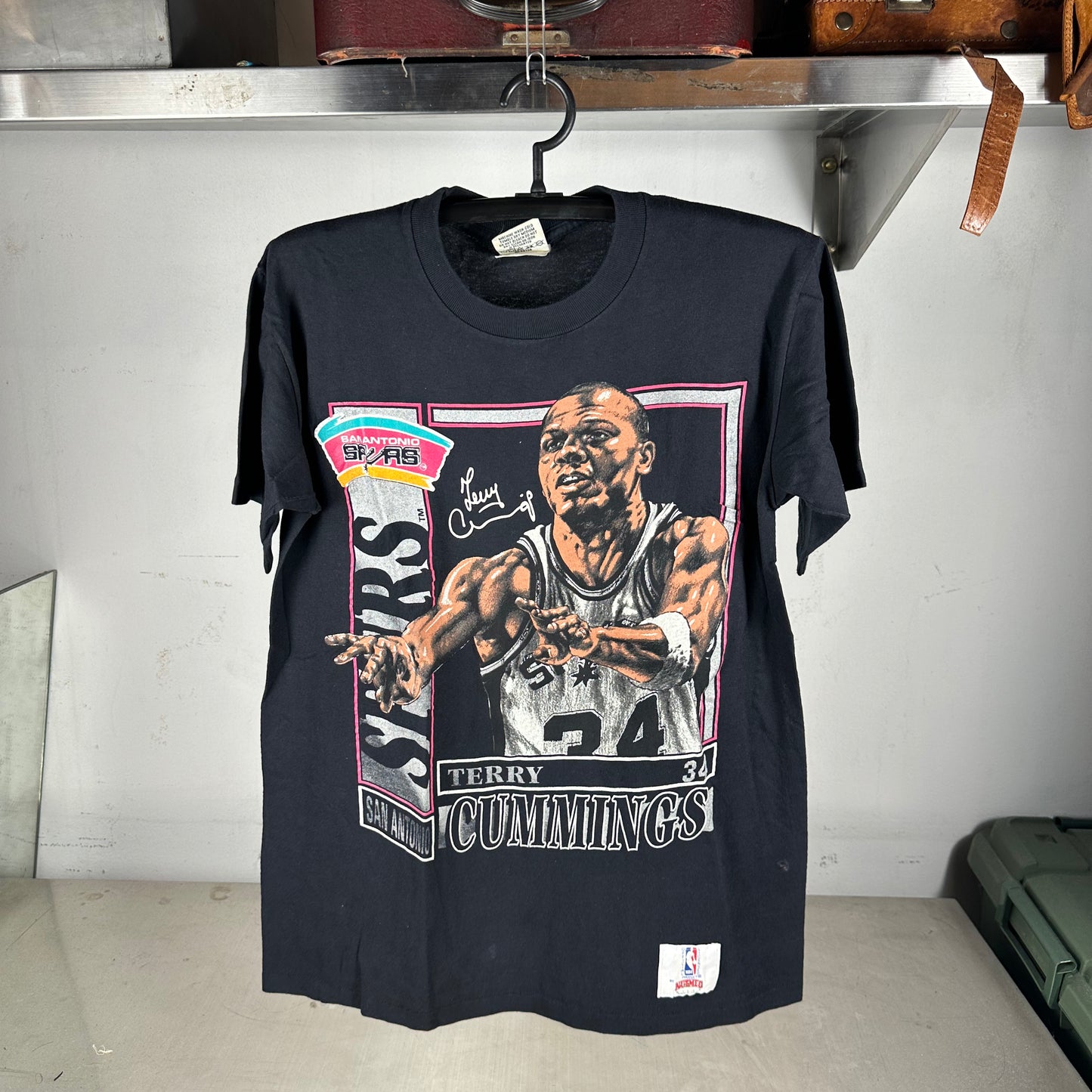 Vintage 90s Terry Cummings San Antonio Spurs NBA Nutmeg T-Shirt