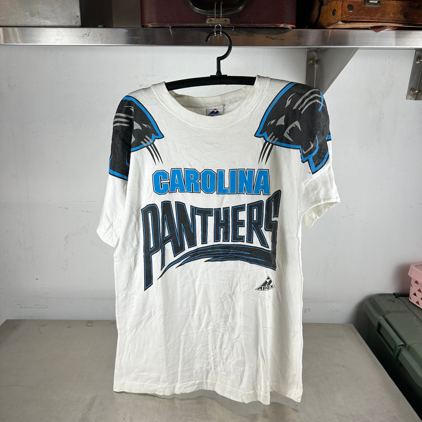 Vintage 90s Carolina Panthers Football NFL Graphic T-shirt