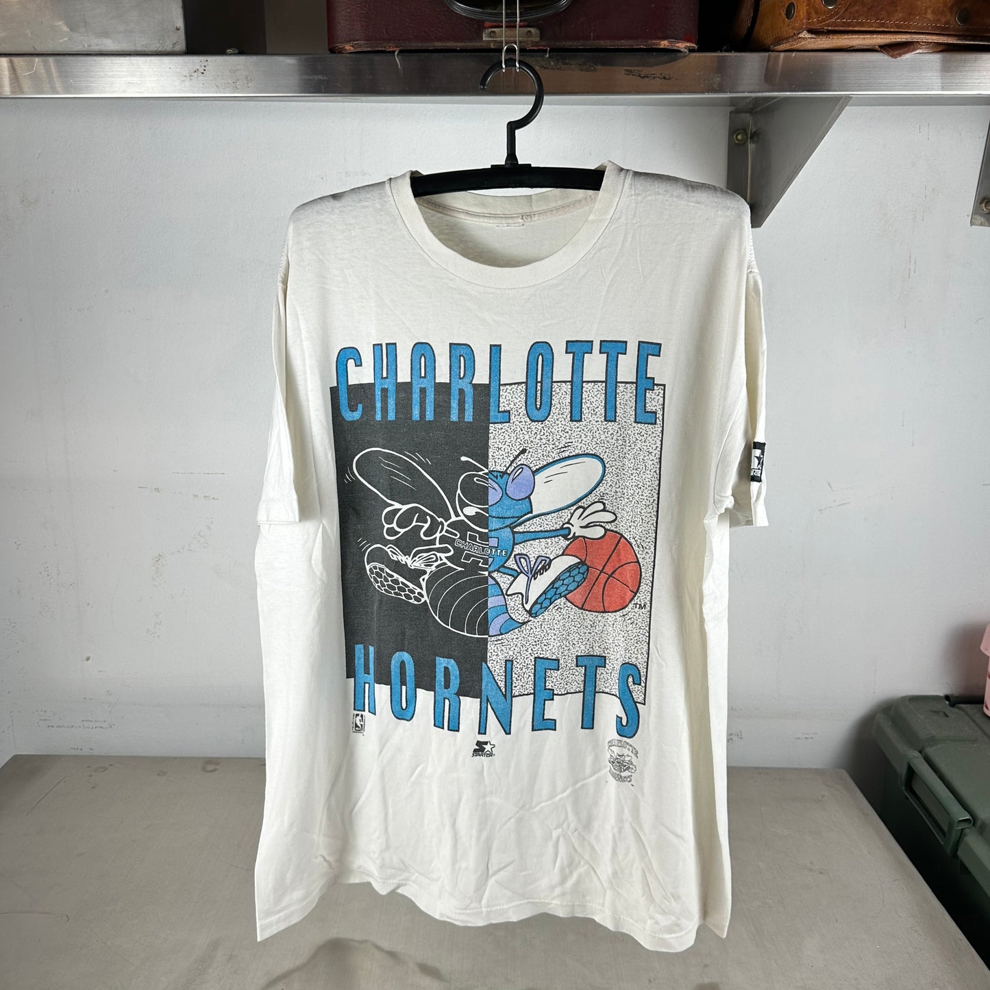 Vintage 90s Charlotte Hornets Basketball NBA Graphic T-shirt