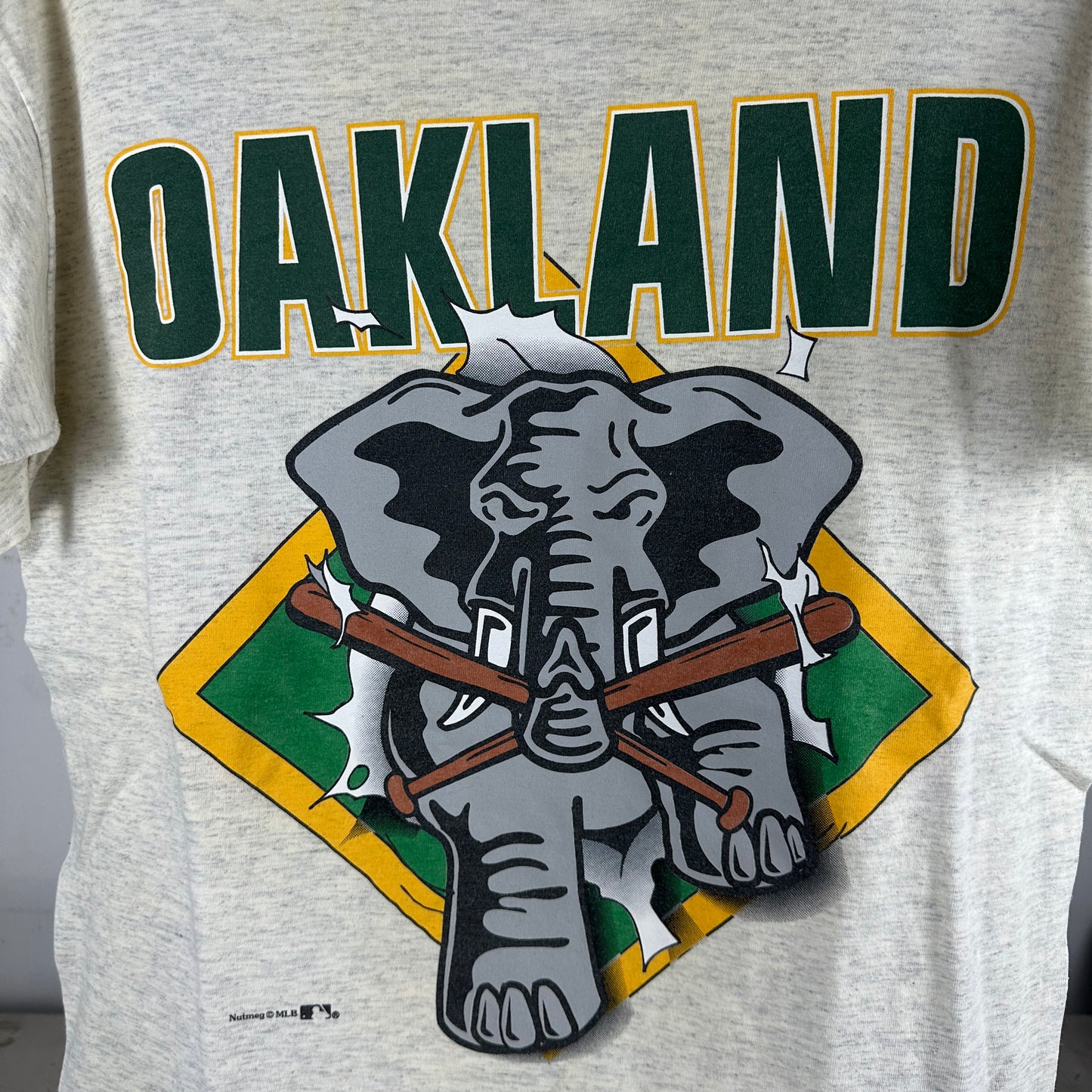 Vintage 90s Oakland Athletics Baseball MLB Nutmeg Breakthrough Single Stitch T-shirt