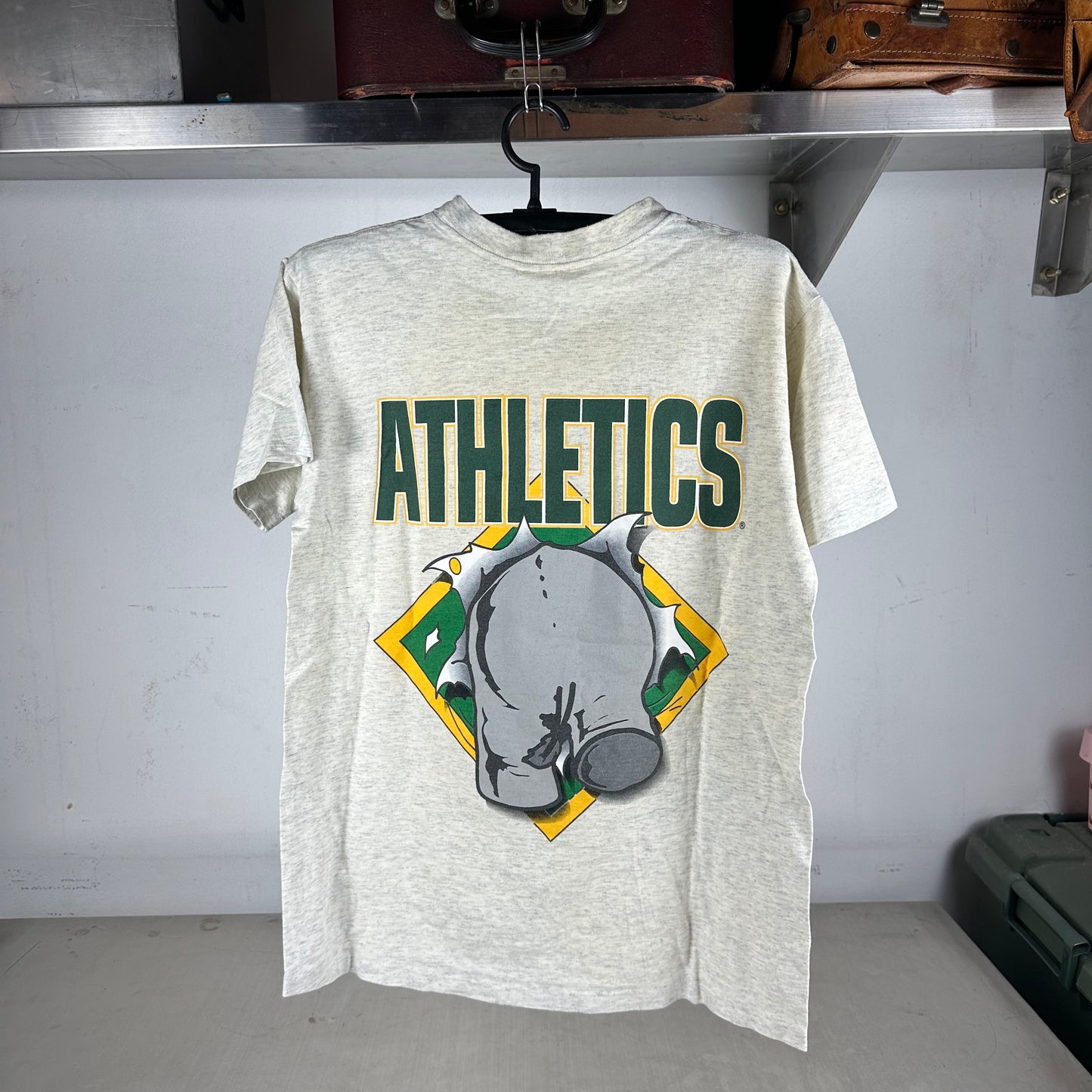 Vintage 90s Oakland Athletics Baseball MLB Nutmeg Breakthrough Single Stitch T-shirt