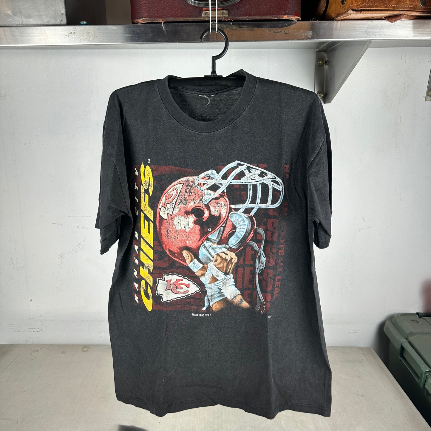 Vintage 1996 Kansas City Chiefs Football NFL Graphic T-shirt