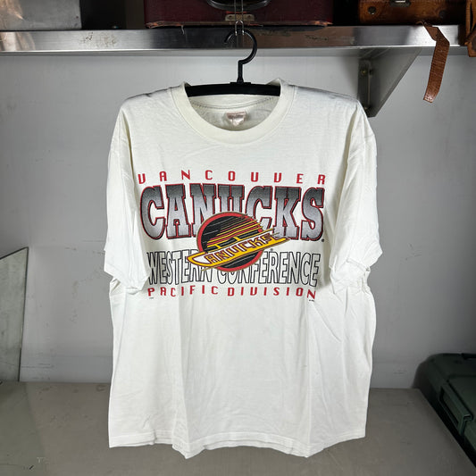 Vintage 90s Vancouver Canucks Hockey NHL Graphic T-Shirt