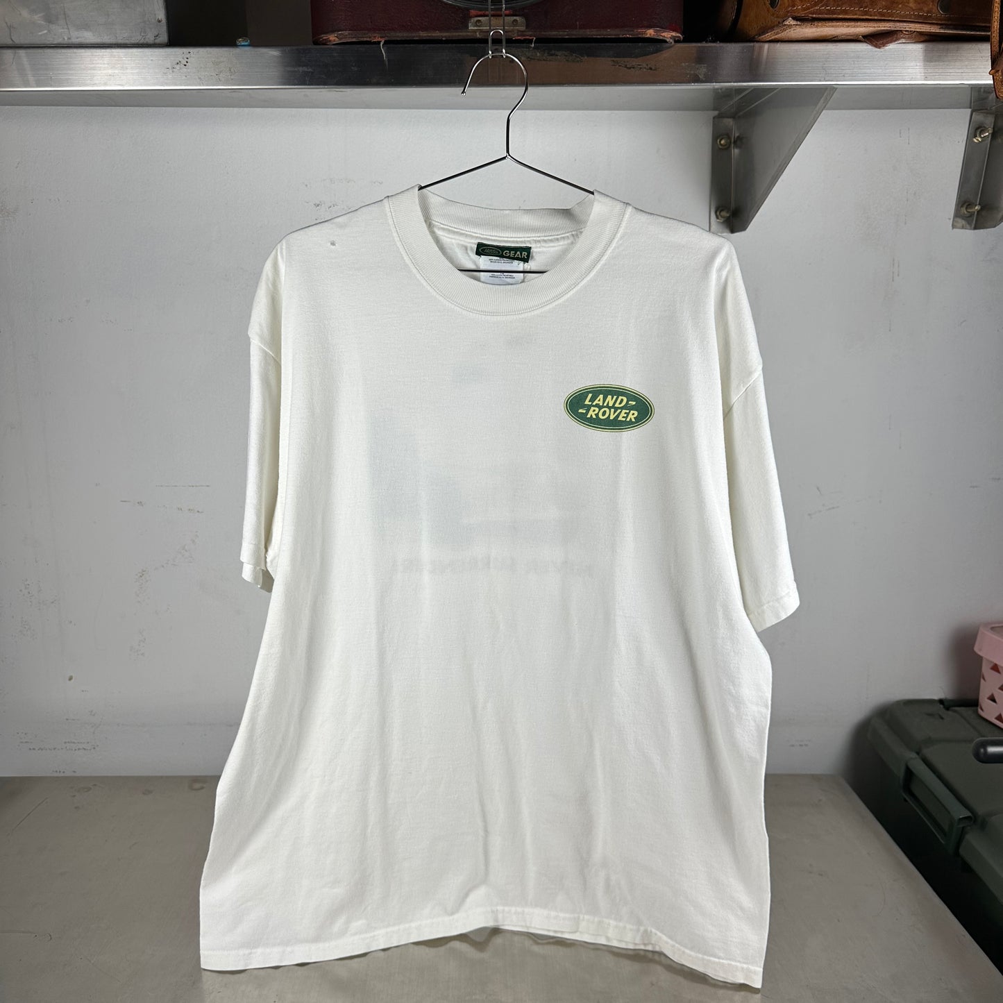 Vintage 90s Land Rover Never Surrender! Winston Churchil Graphic Promo T-shirt