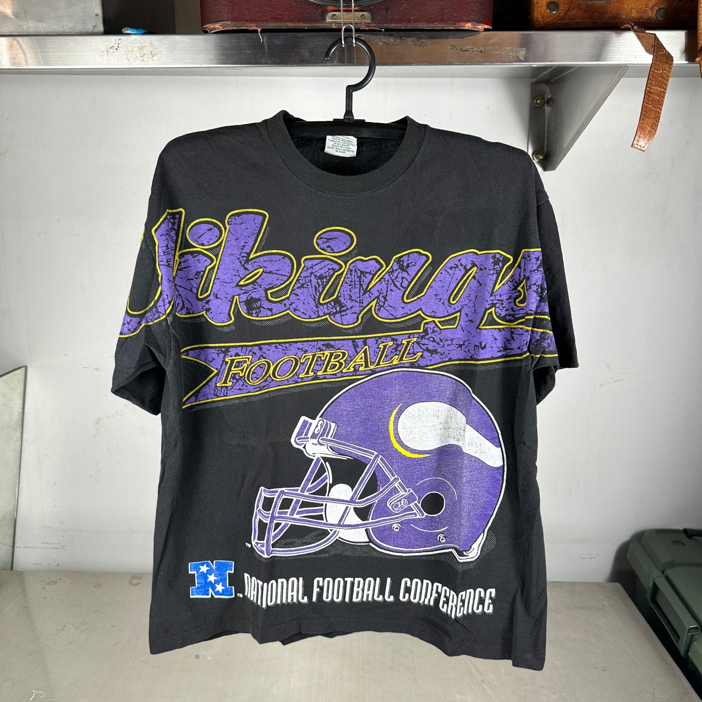 Vintage 90s Minnesota Vikings Football NFL Helmet Graphic Single Stitch T-Shirt