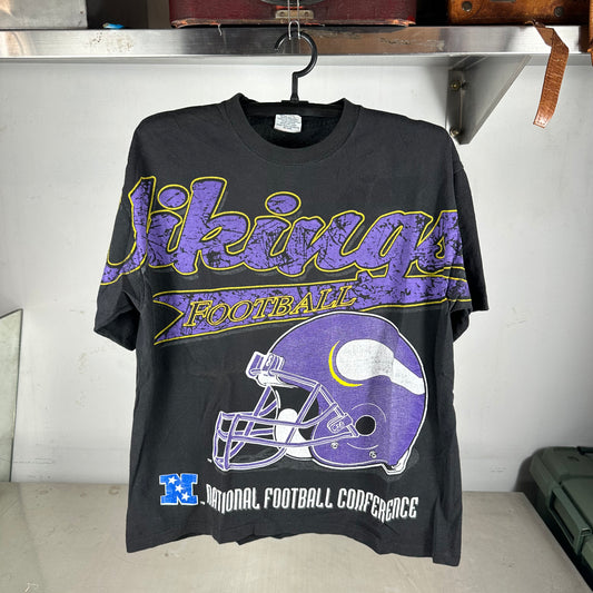 Vintage 90s Minnesota Vikings Football NFL Helmet Graphic Single Stitch T-Shirt