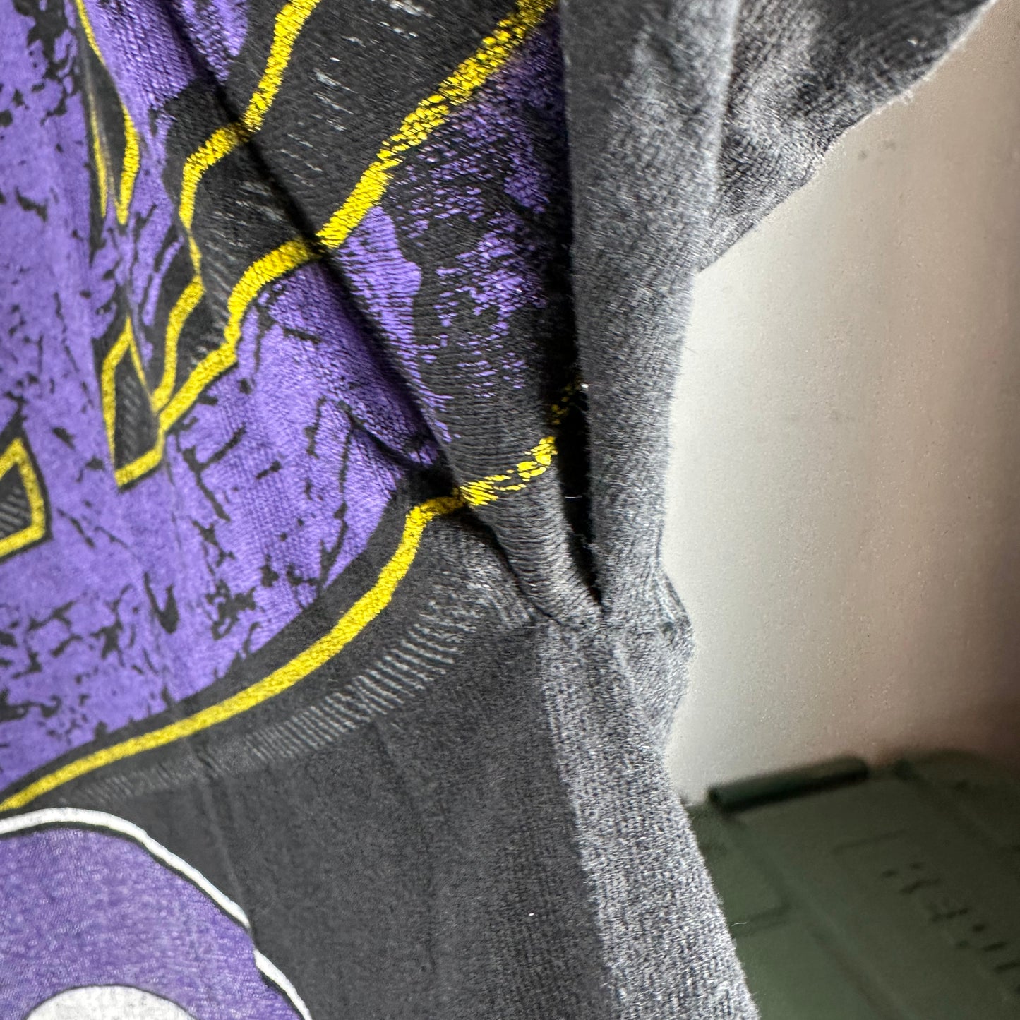 Vintage 90s Minnesota Vikings Football NFL Helmet Graphic Single Stitch T-Shirt