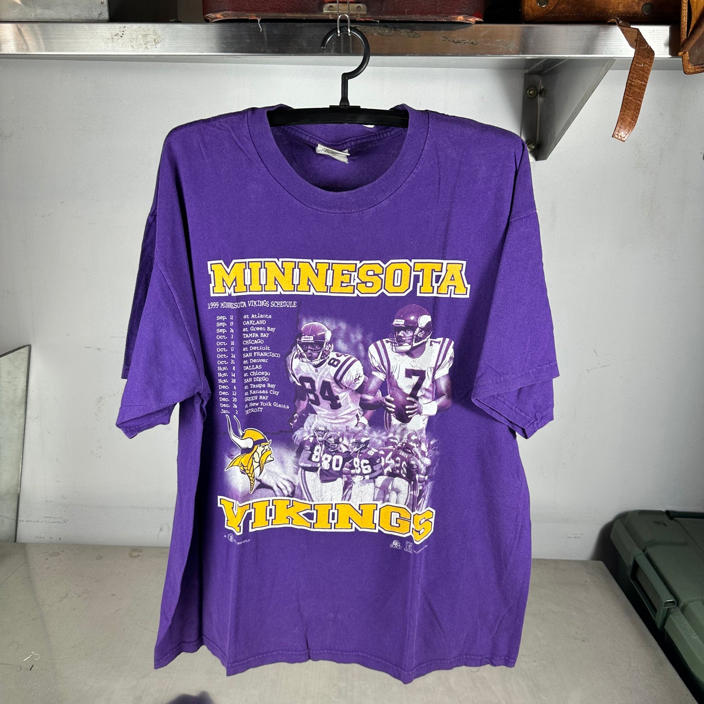 Vintage 1999 Minnesota Vikings Schedule NFL Graphic T-Shirt