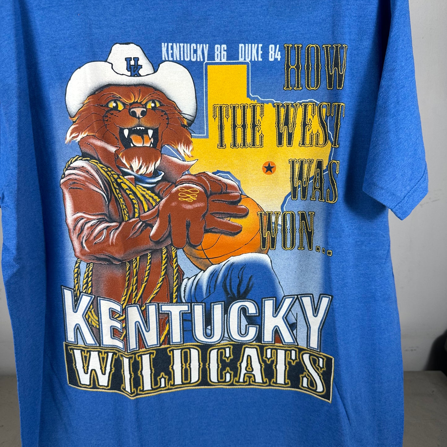 Vintage 90s Kentucky Wildcats How the West Was Won NCAA Mascot Graphic T-Shirt