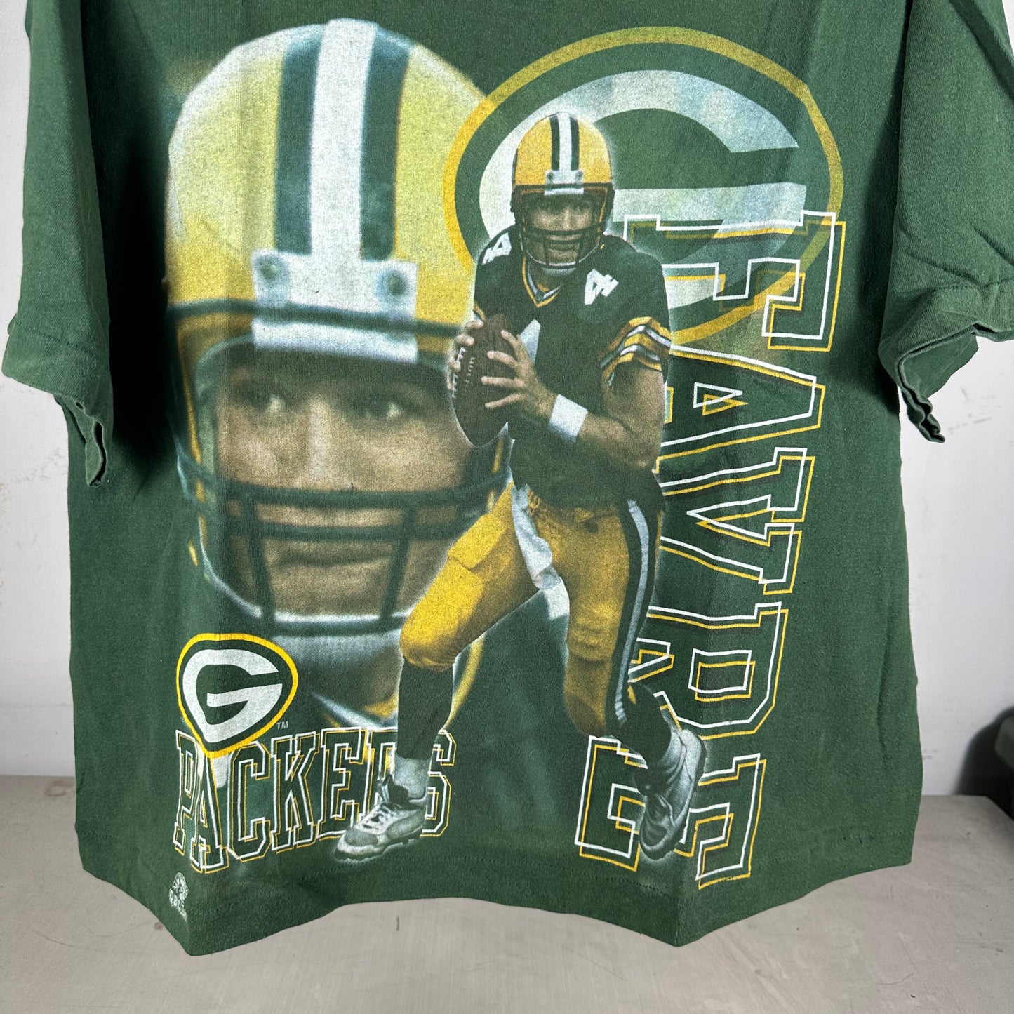 Vintage 90s Brett Favre Green Bay Packers NFL Graphic Single Stitch T-Shirt