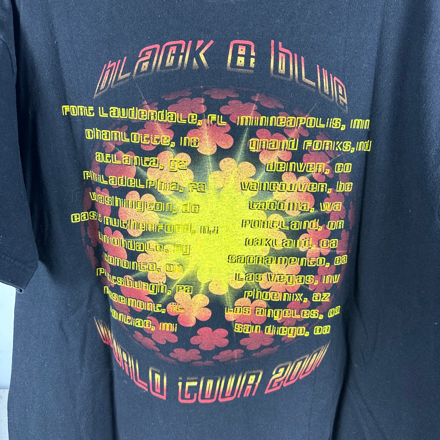 Vintage 2001 Backstreet Boys Black & Blue World Tour Concert T-Shirt