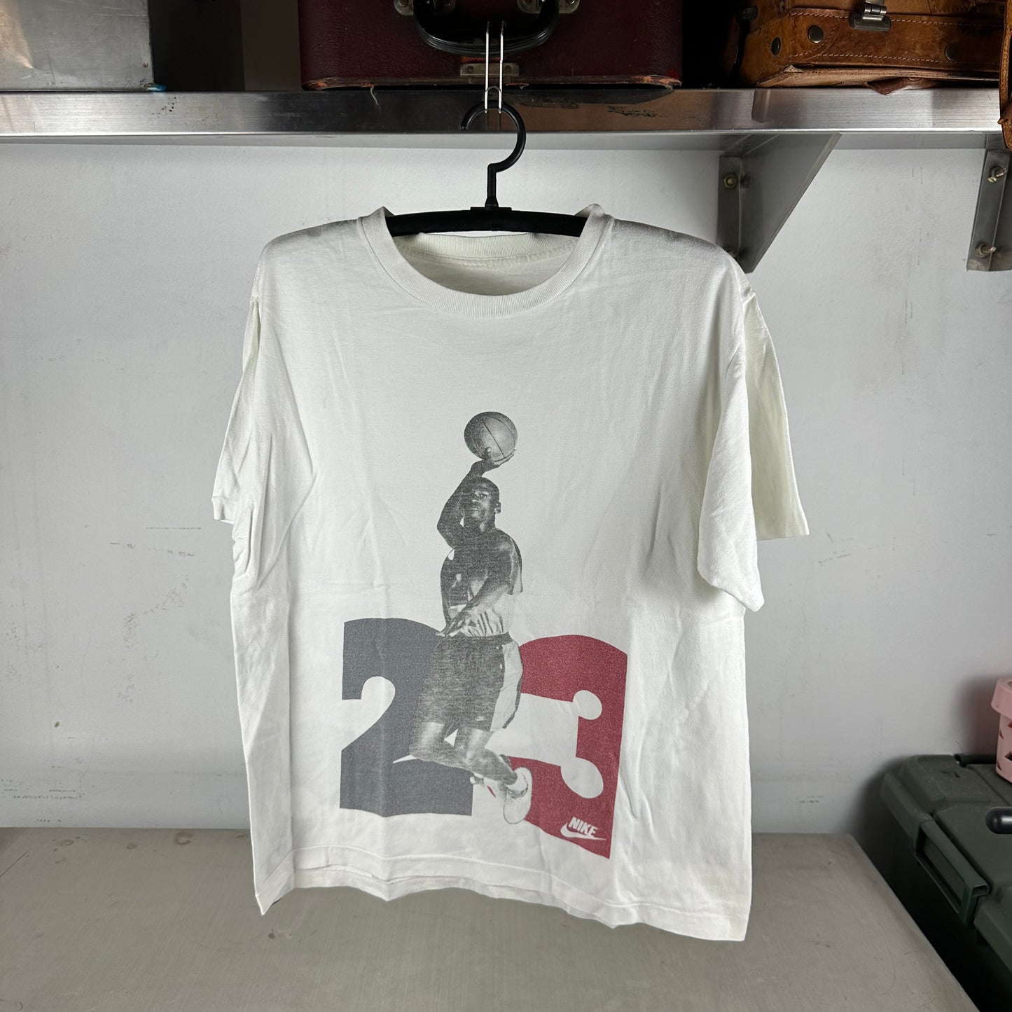 Vintage 90s Nike Basketball Michael Jordan Graphic Single Stitch T-shirt