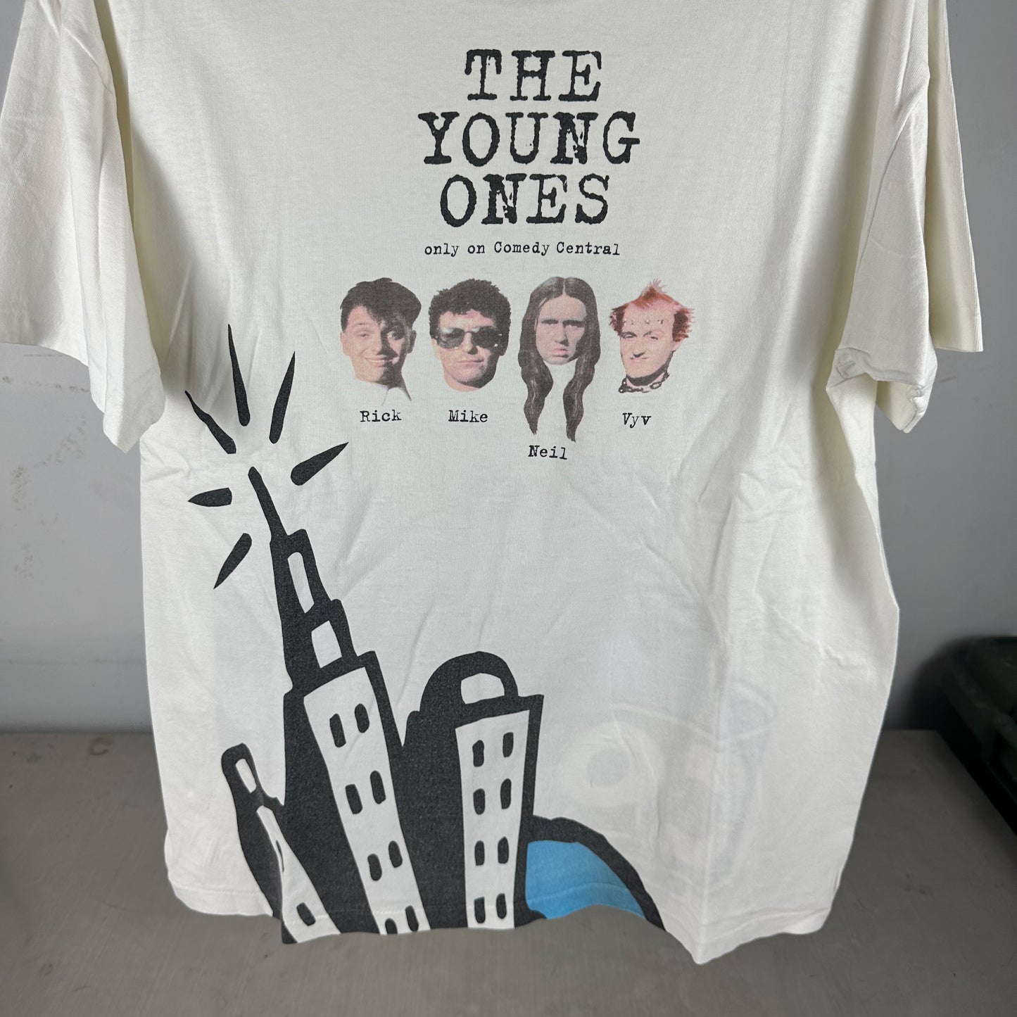 Vintage 90s The Young Ones Comedy Central Sitcom Promo Single Stitch T-Shirt