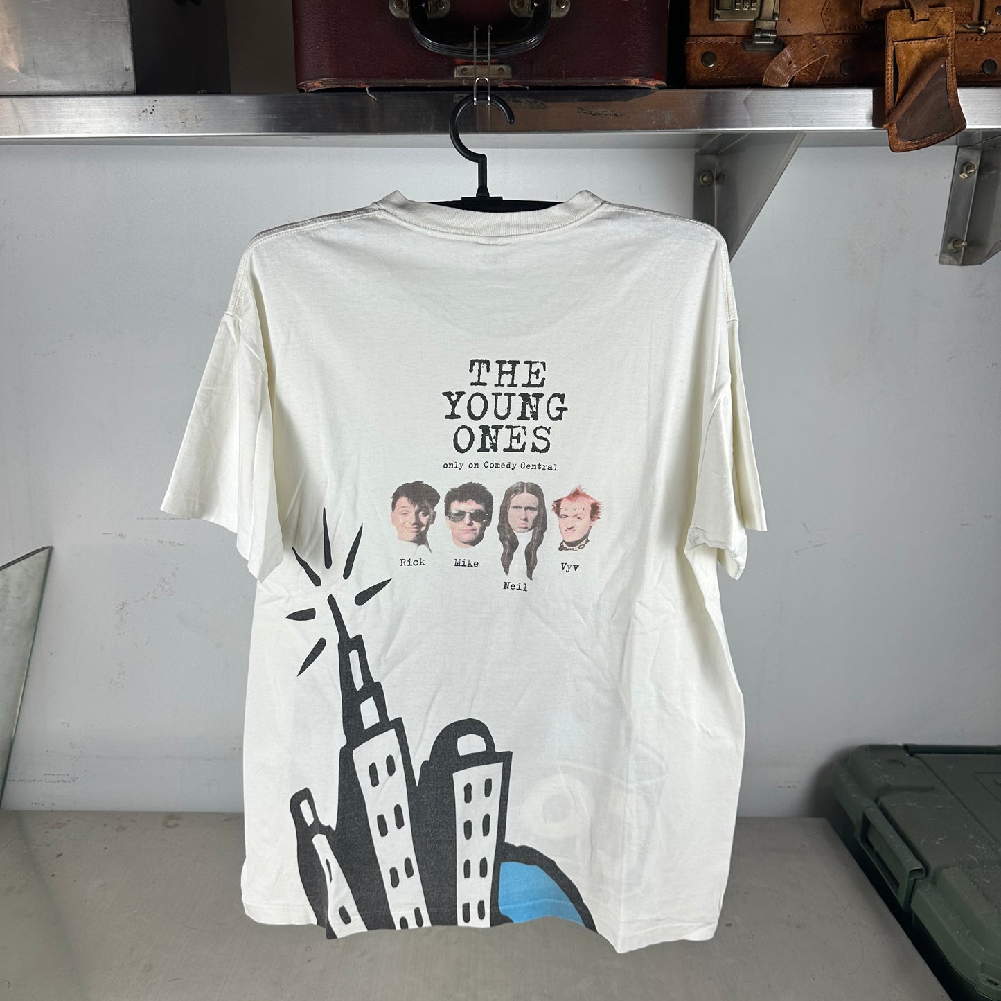 Vintage 90s The Young Ones Comedy Central Sitcom Promo Single Stitch T-Shirt