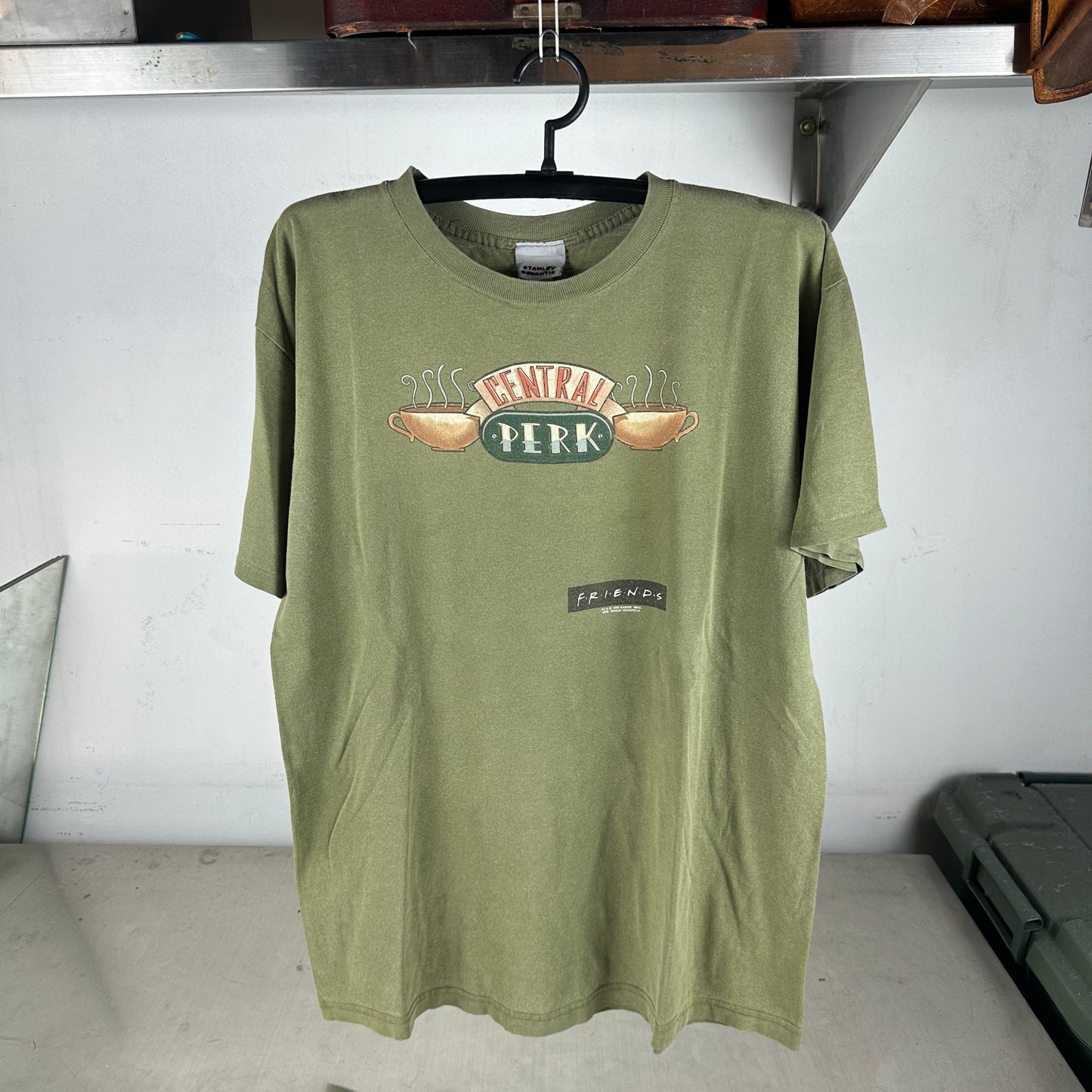 Vintage 1995 Friends Central Perk Sitcom Stanley Desantis T-Shirt