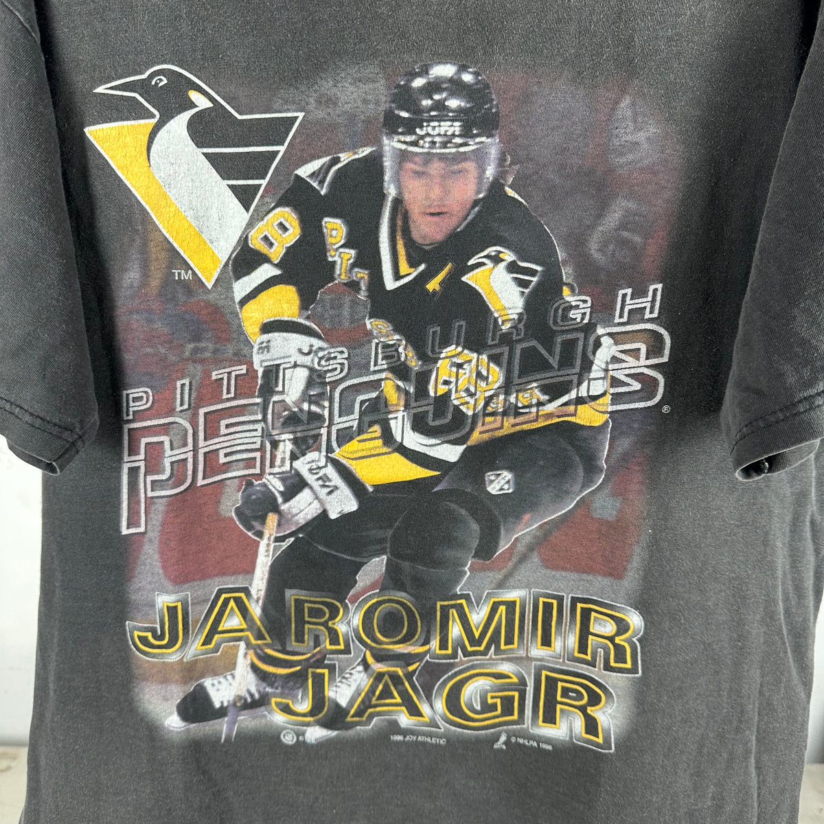 Vintage 1996 Jaromir Jagr Pittsburgh Penguins NHL Graphic T-shirt