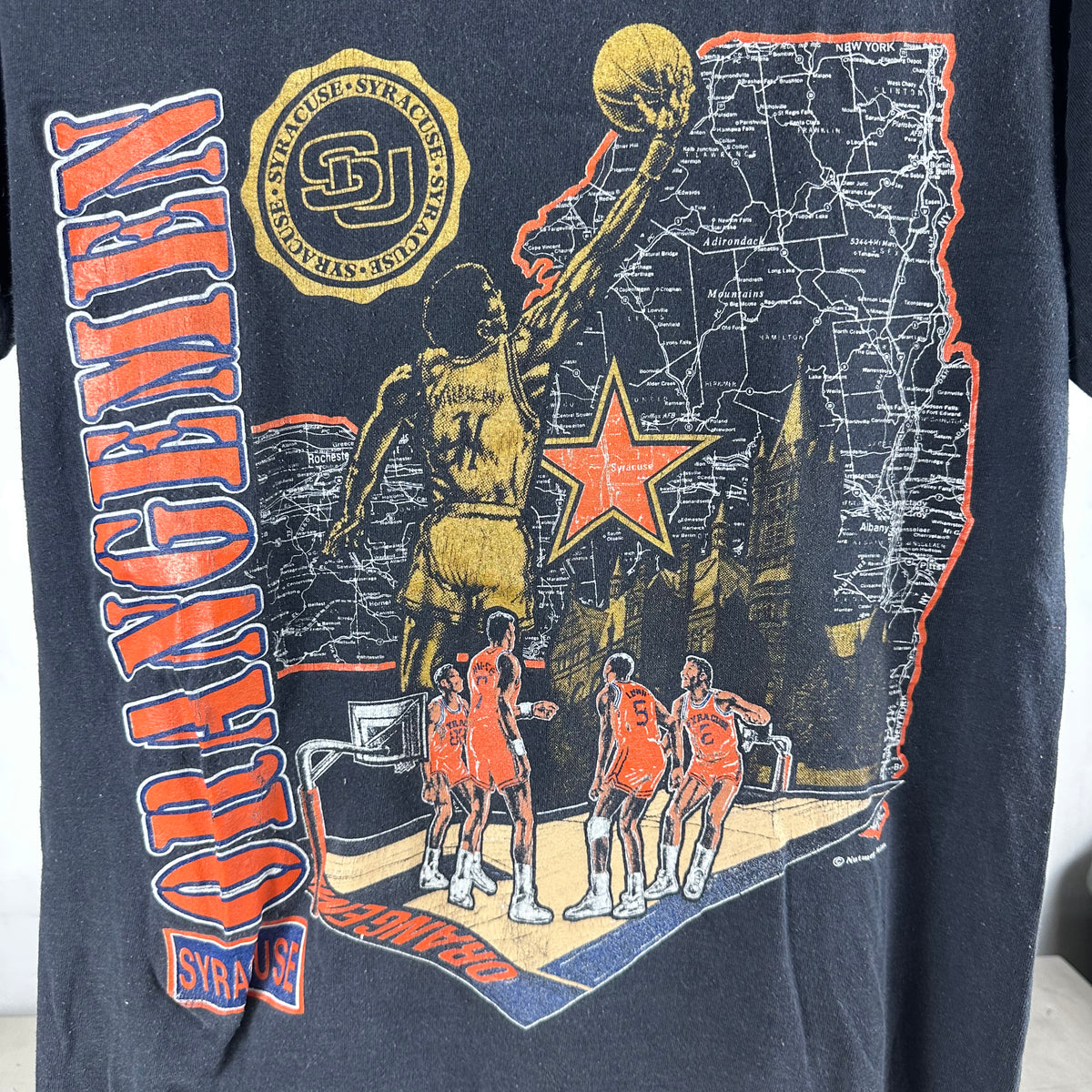 Vintage 90s Syracuse Orangemen Basketball NCAA Nutmeg Graphic T-shirt